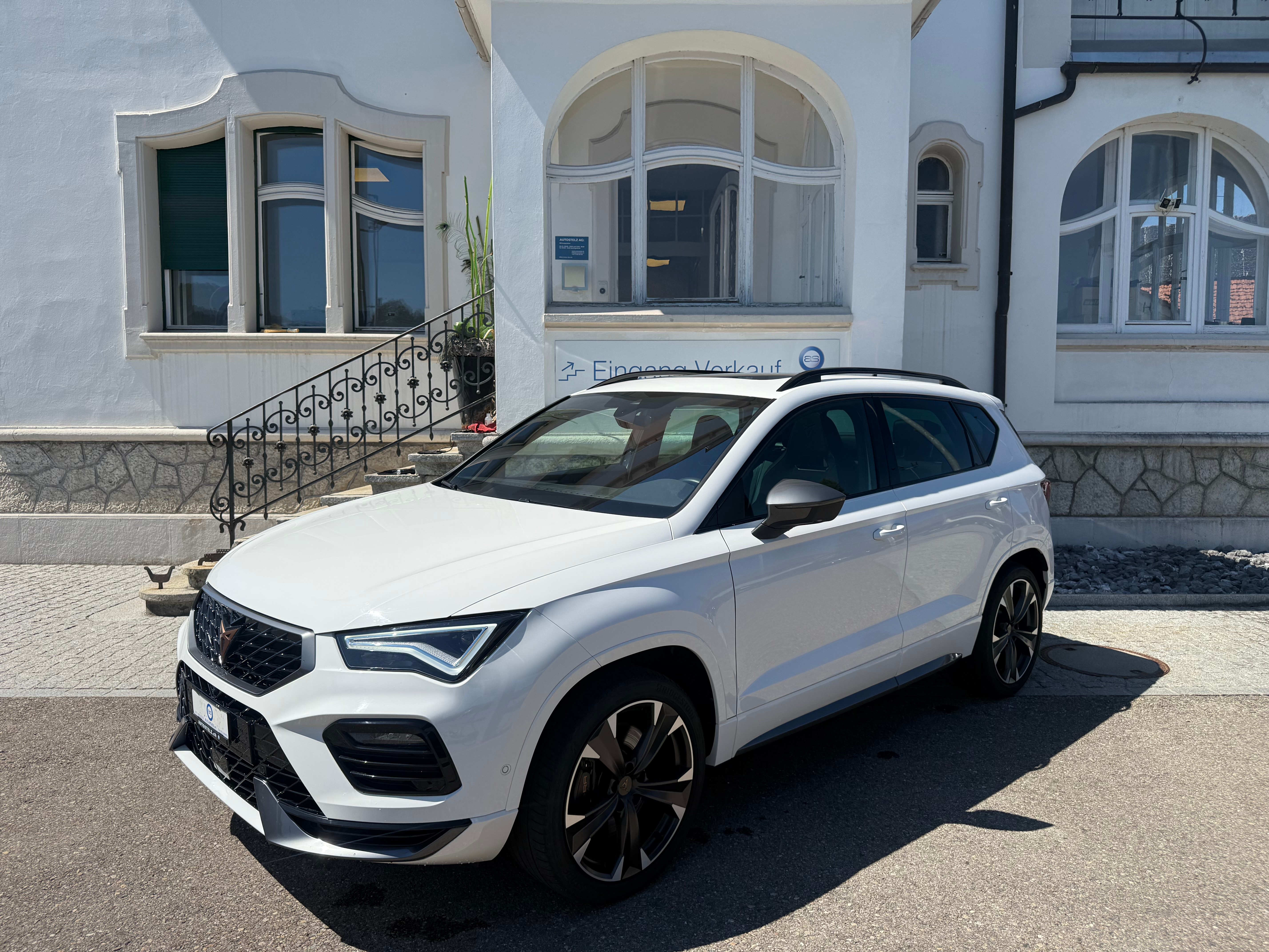 Car photo