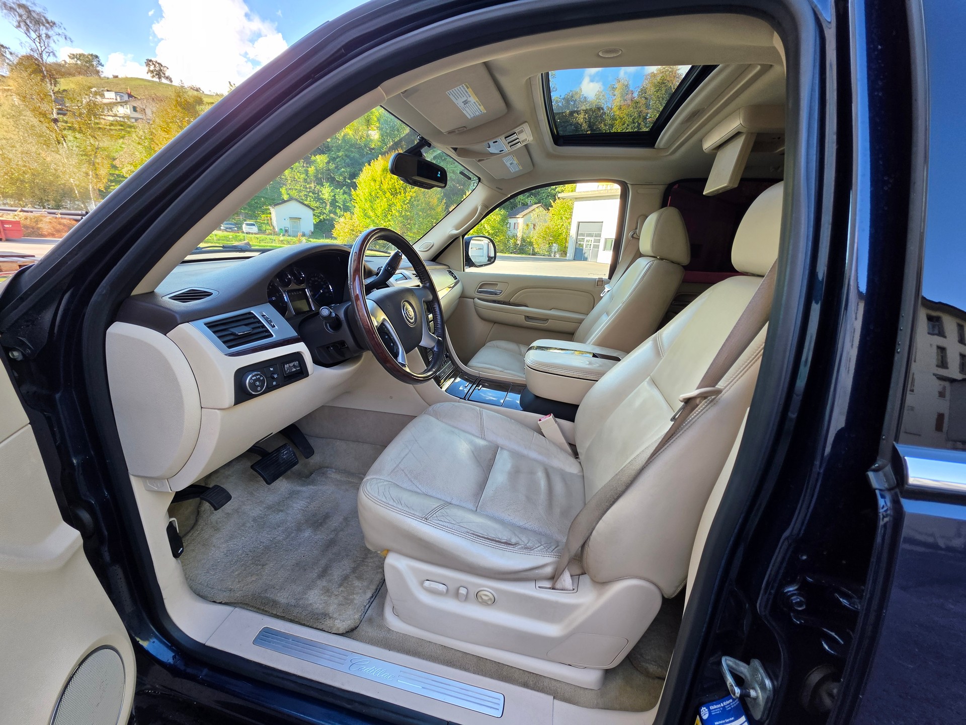 CADILLAC Escalade 6.2 Sport Luxury-image-19