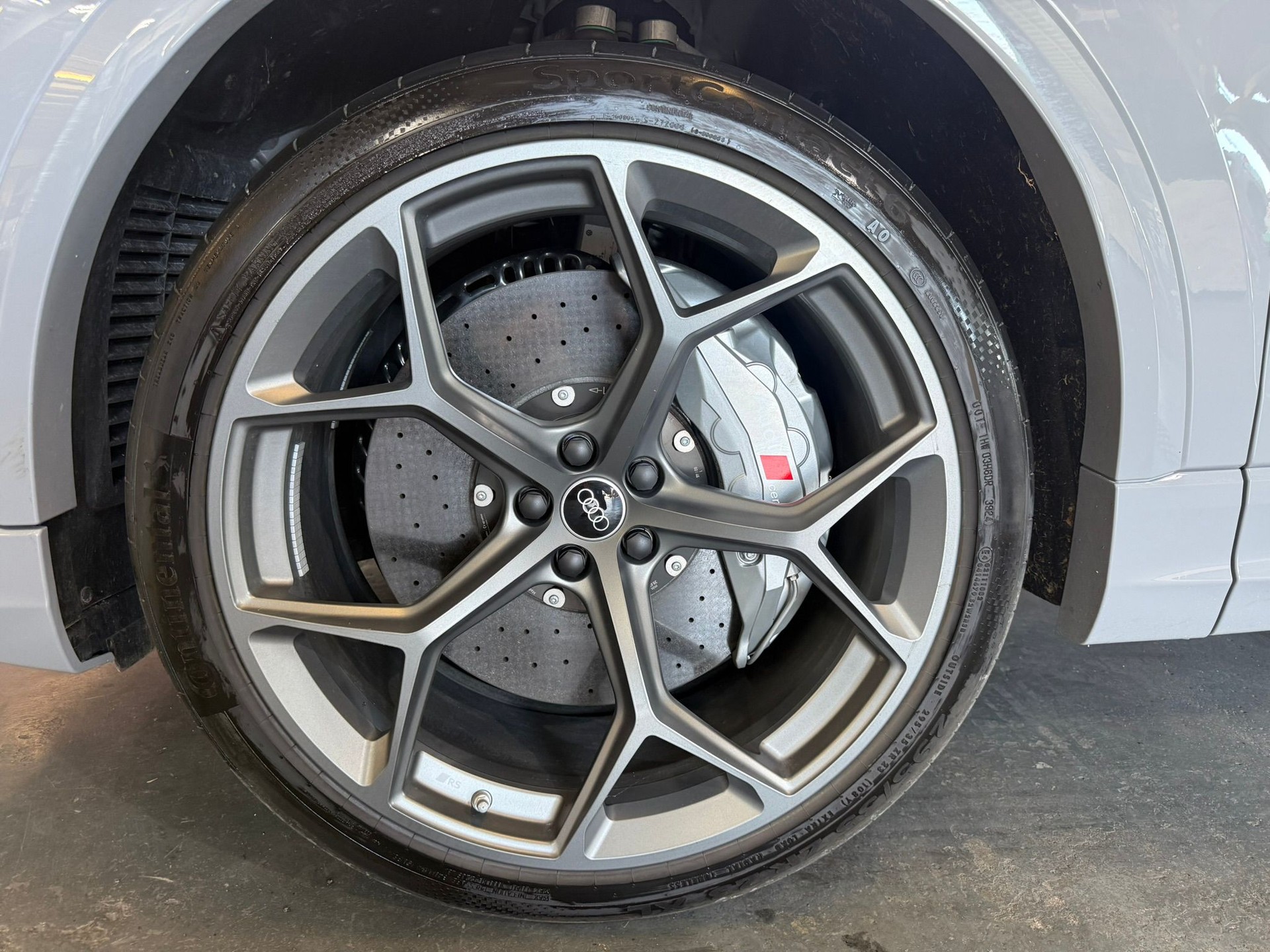 AUDI RSQ8 performance quattro-image-5