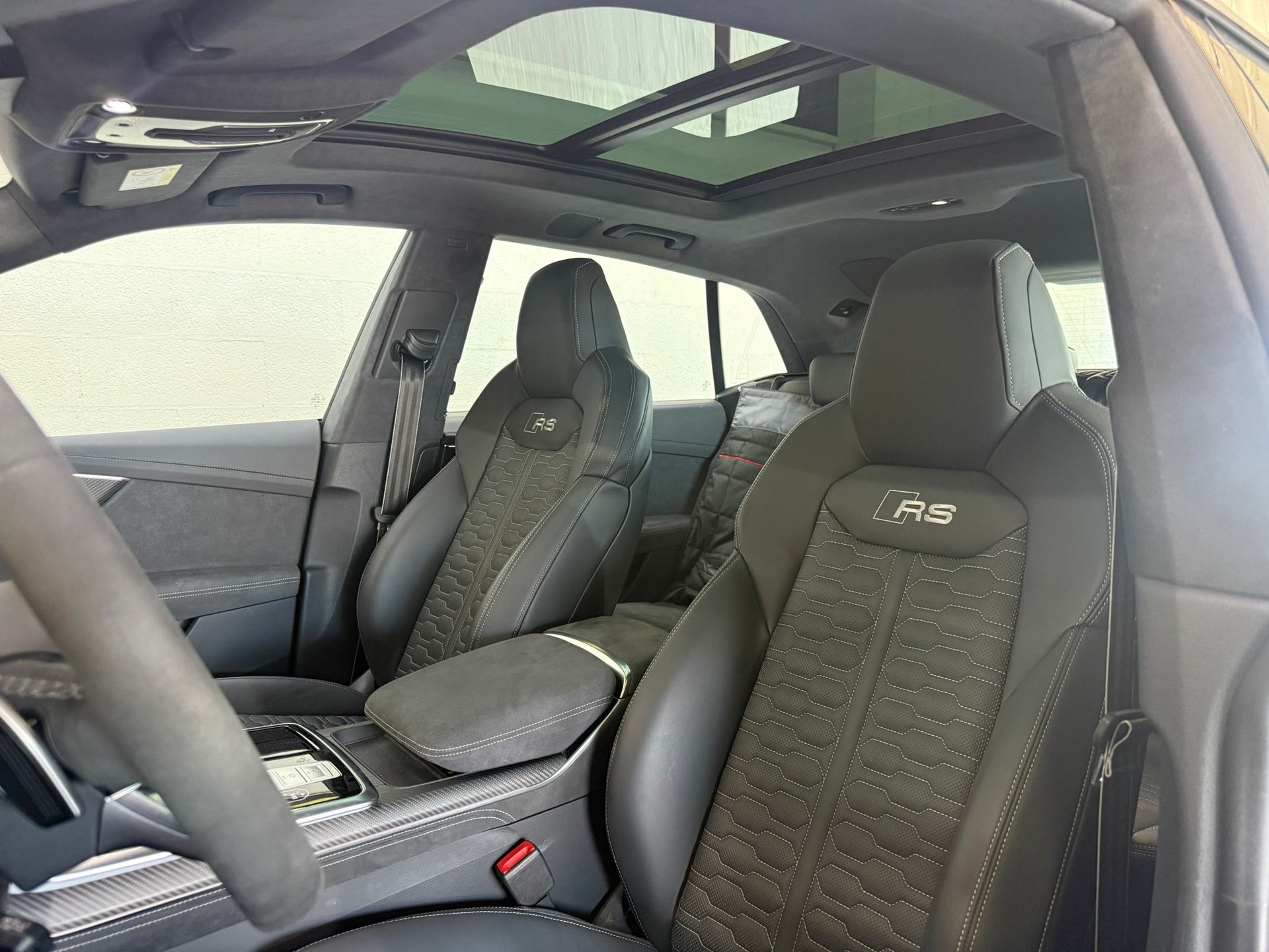AUDI RSQ8 performance quattro-image-4