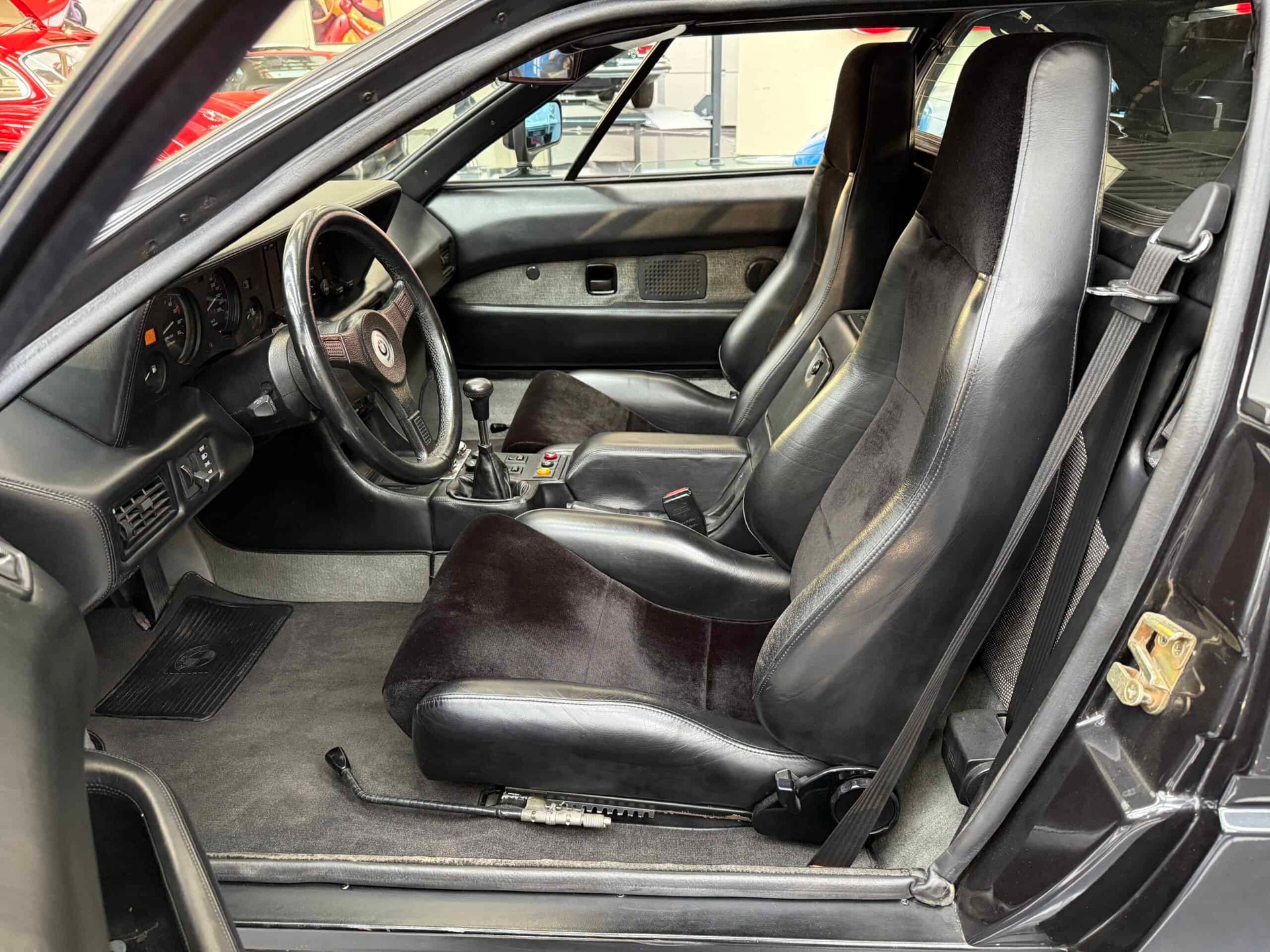 BMW M 1-image-2