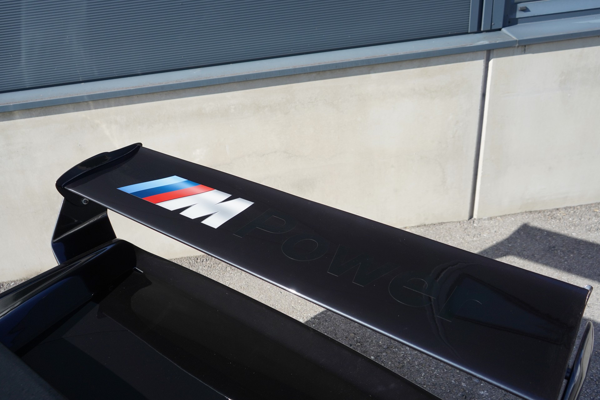 BMW M 1-showroom-element-3