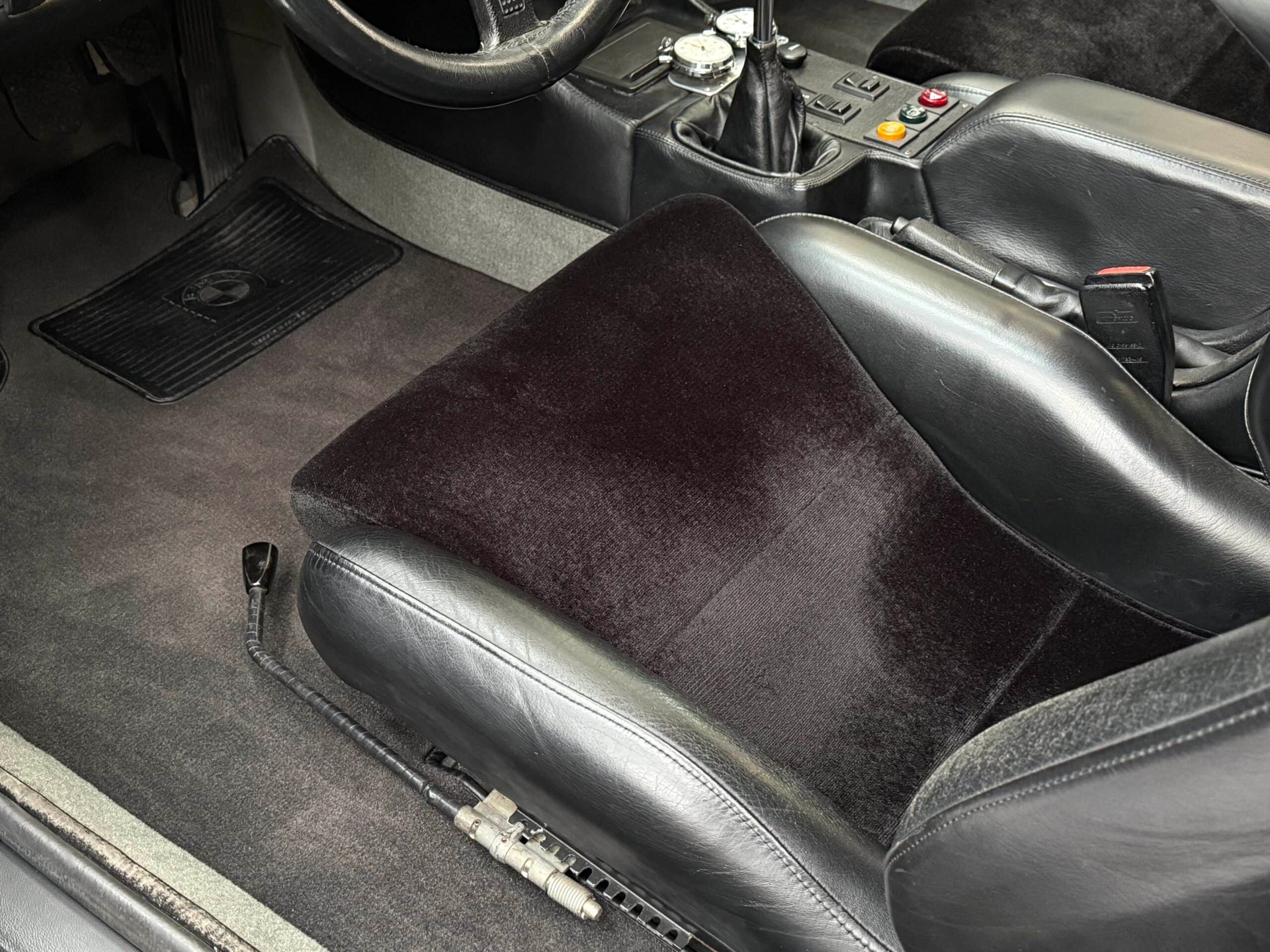 BMW M 1-image-13