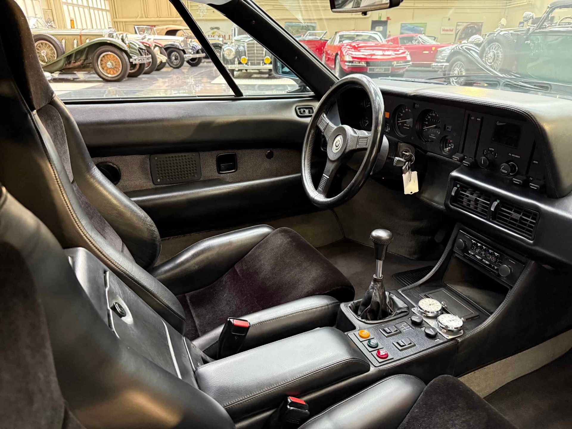 BMW M 1-image-1