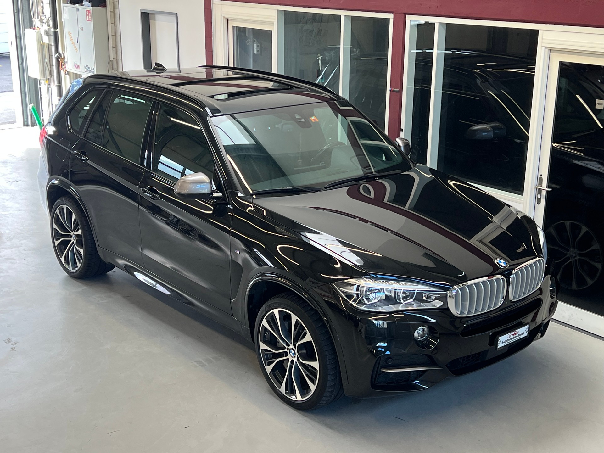BMW X5 xDrive M50d Pure M Sport Plus Steptronic-image-0