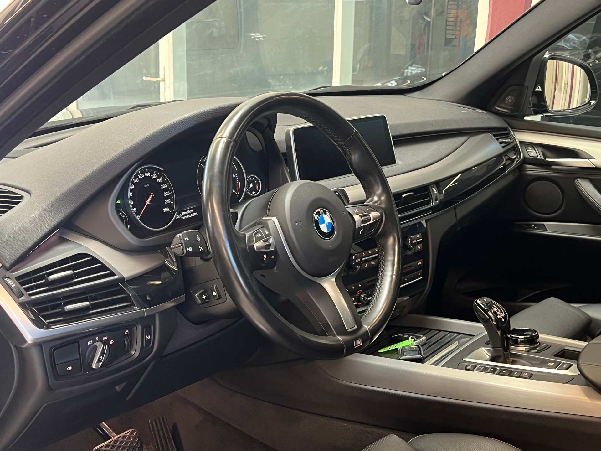 BMW X5 xDrive M50d Pure M Sport Plus Steptronic-image-12