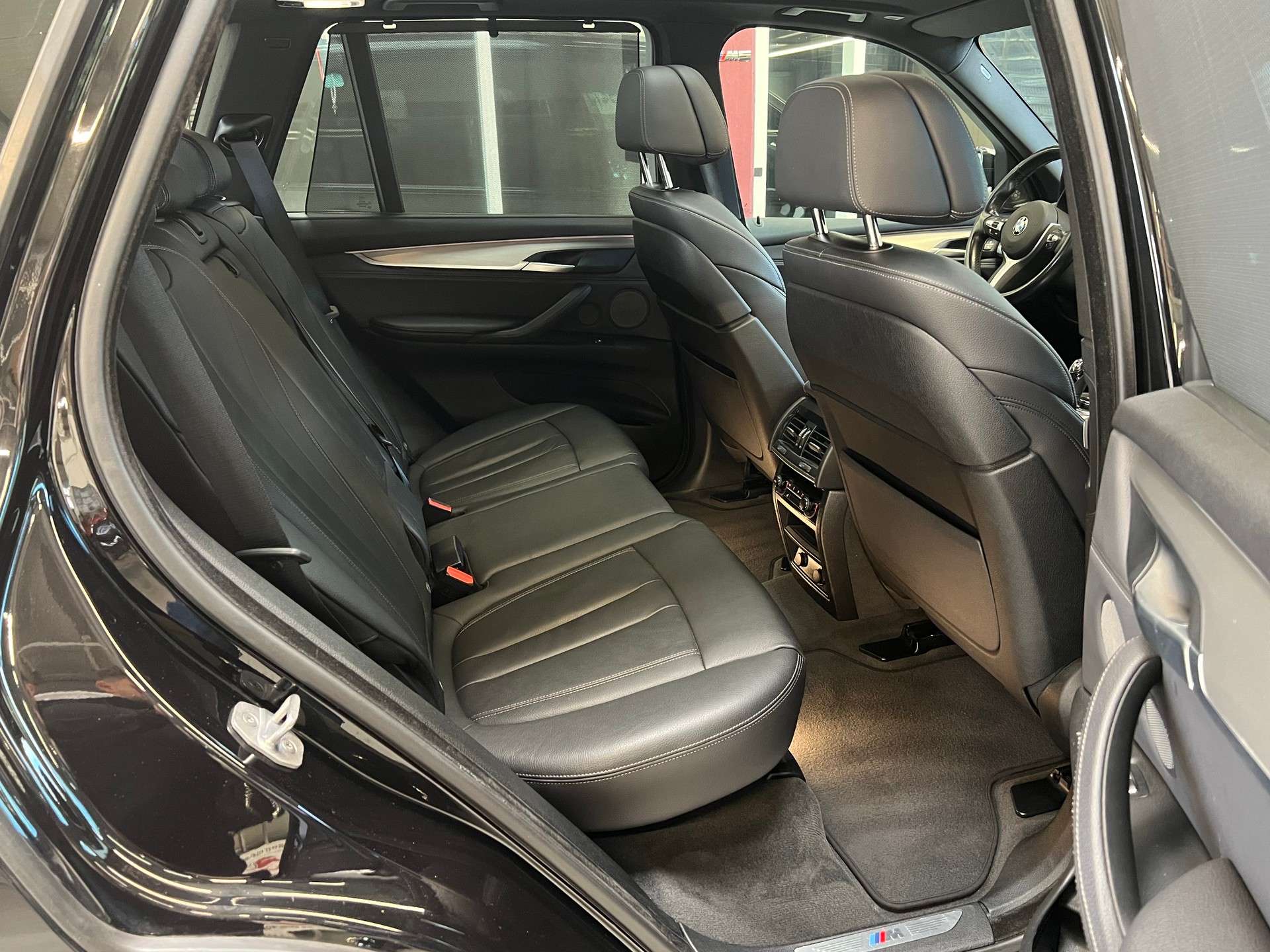 BMW X5 xDrive M50d Pure M Sport Plus Steptronic-image-15