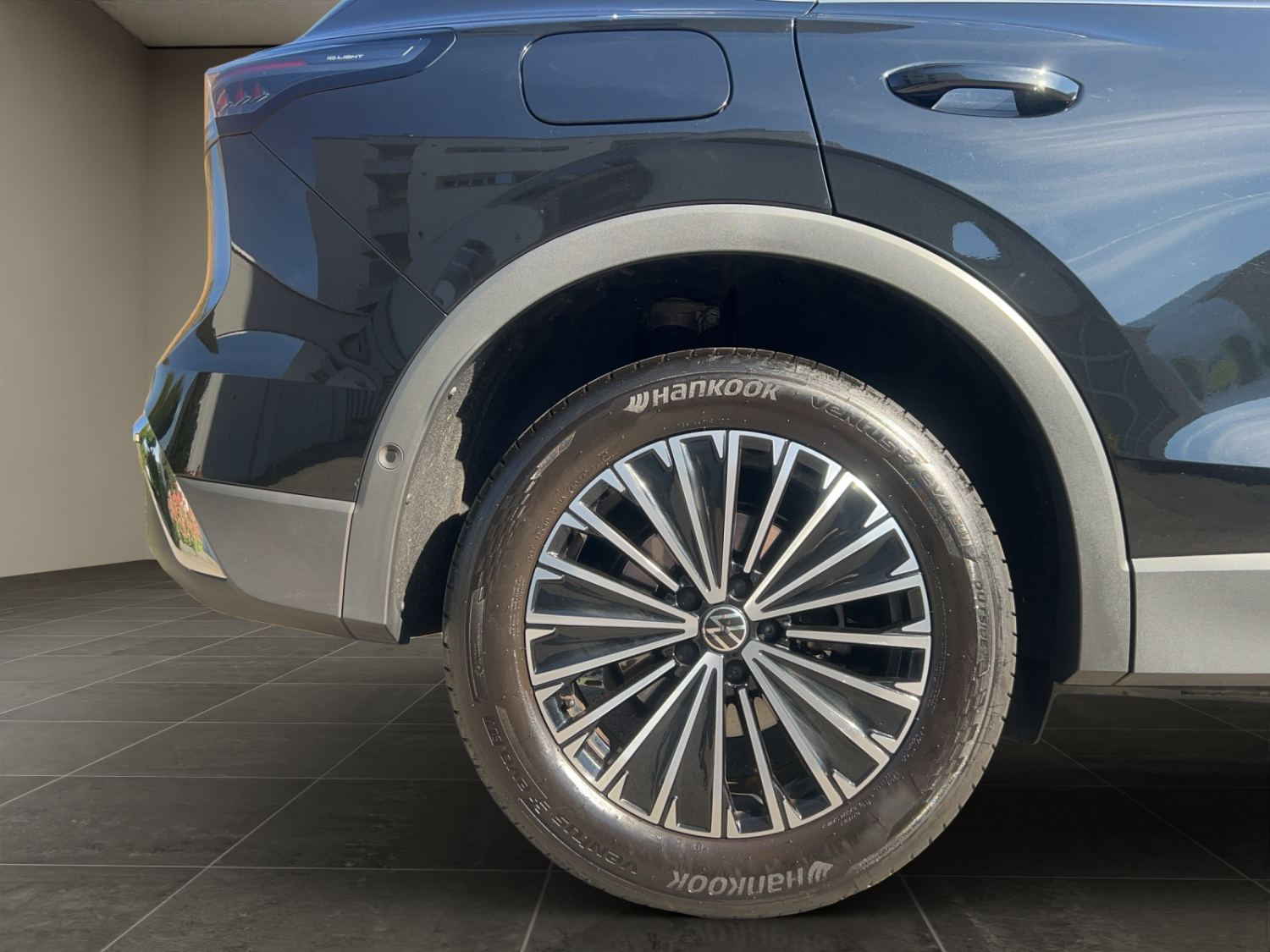 VW Tiguan 2.0 TDI SCR Elegance DSG 4motion-image-24