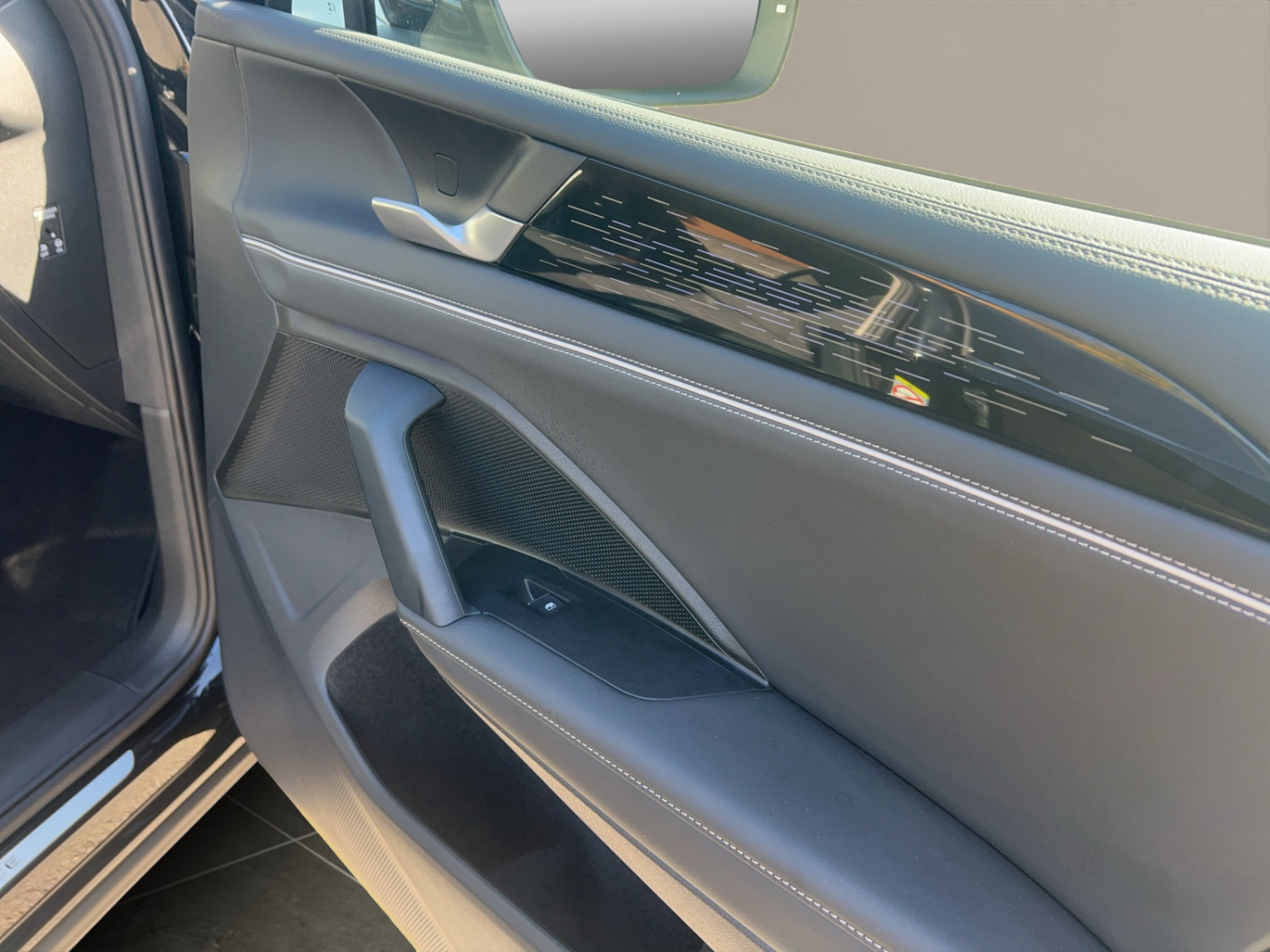 VW Tiguan 2.0 TDI SCR Elegance DSG 4motion-image-19