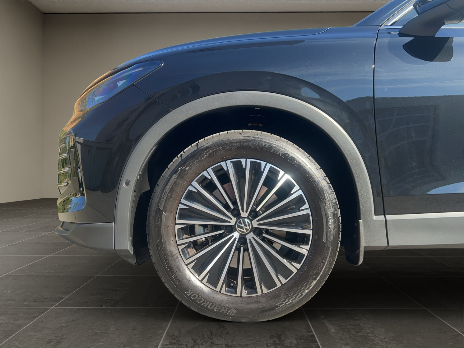 VW Tiguan 2.0 TDI SCR Elegance DSG 4motion-image-27