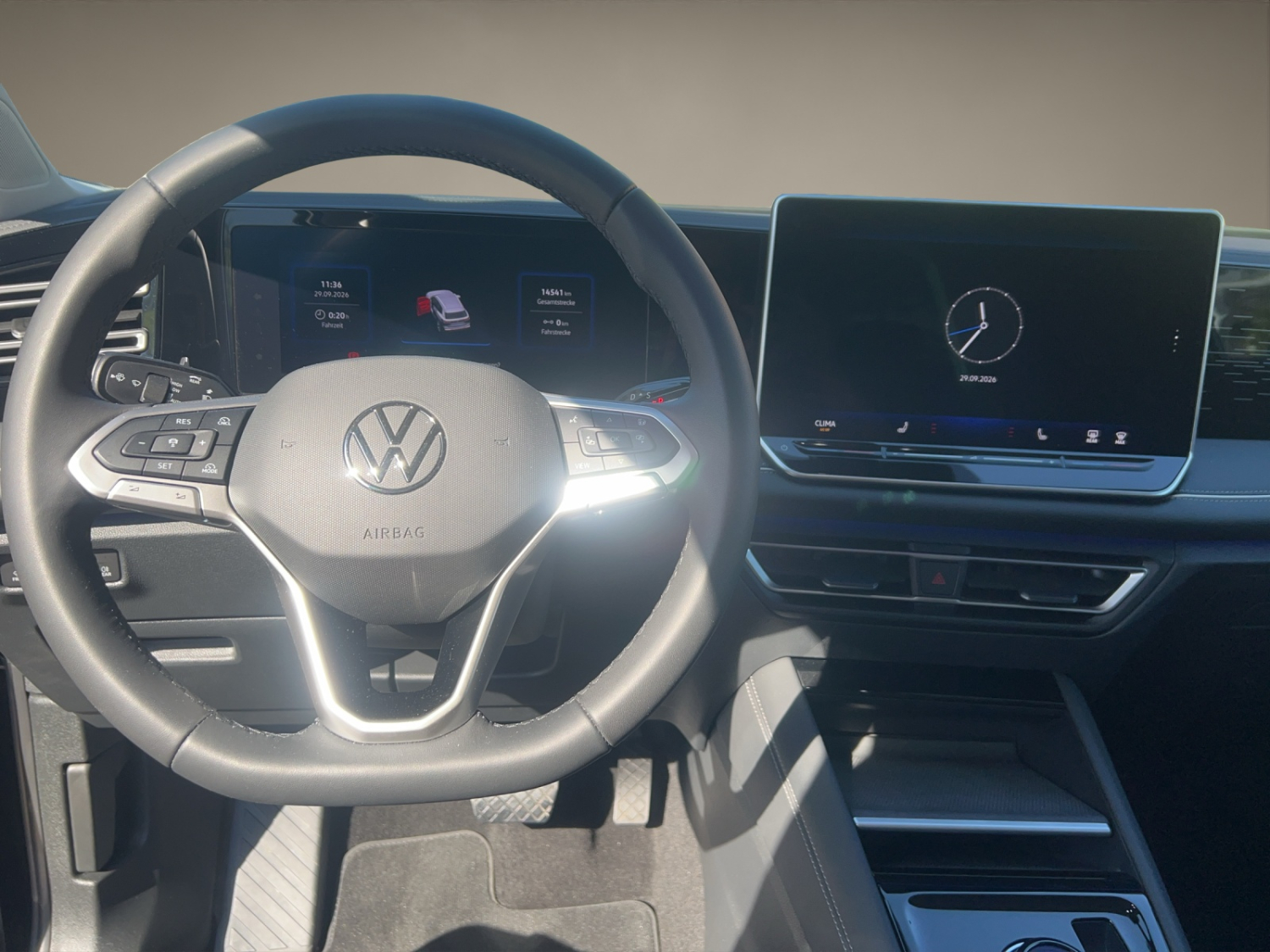 VW Tiguan 2.0 TDI SCR Elegance DSG 4motion-image-11