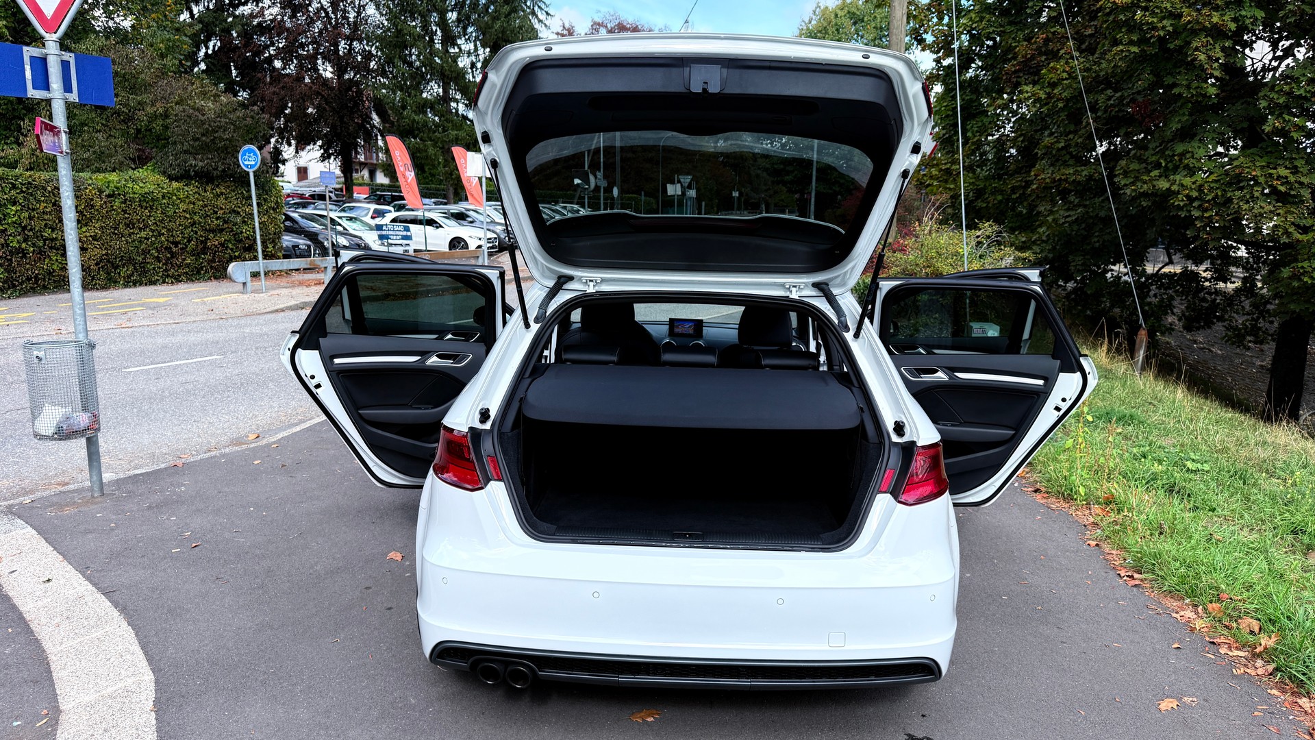 AUDI A3 Sportback 1.4 TFSI Ambiente S-Line-image-6