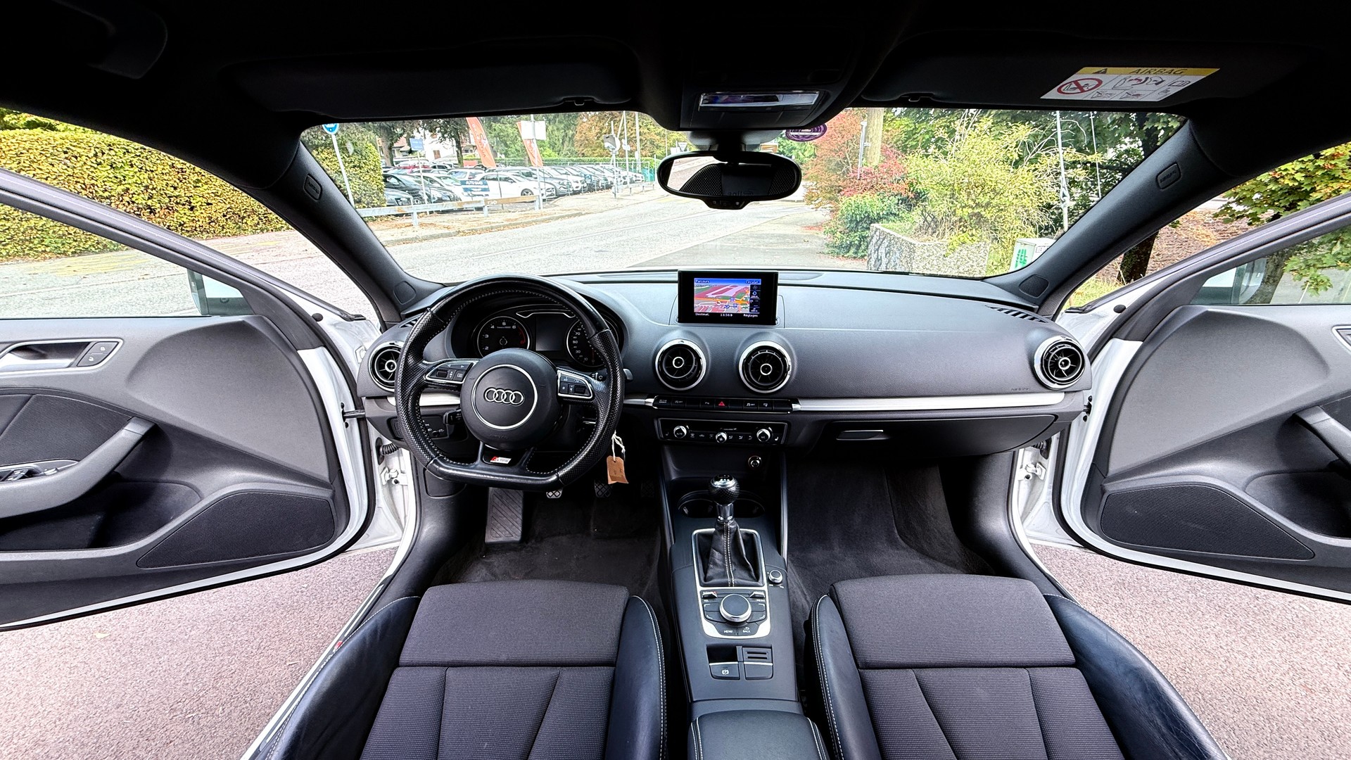AUDI A3 Sportback 1.4 TFSI Ambiente S-Line-image-8