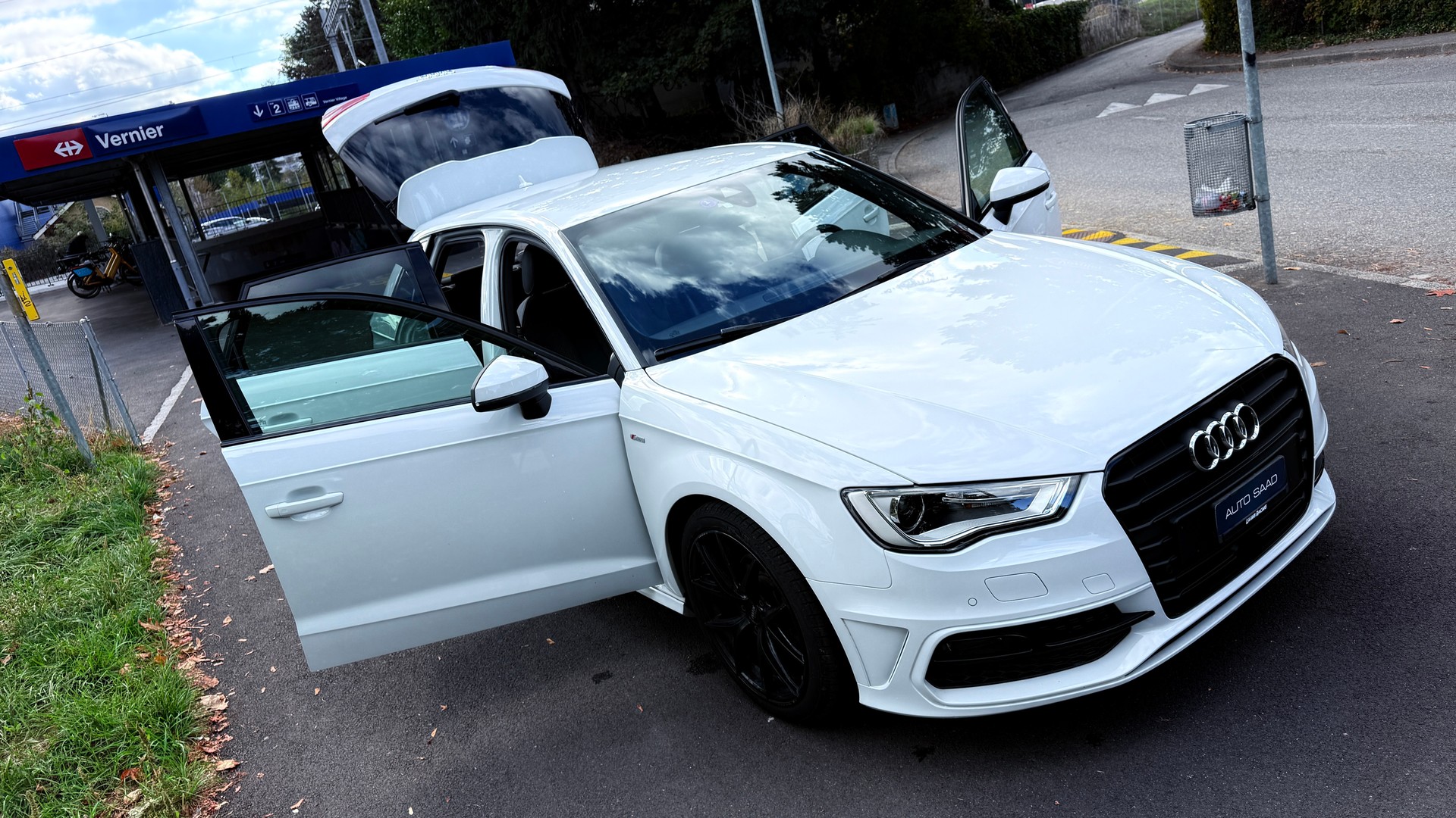 AUDI A3 Sportback 1.4 TFSI Ambiente S-Line-image-13