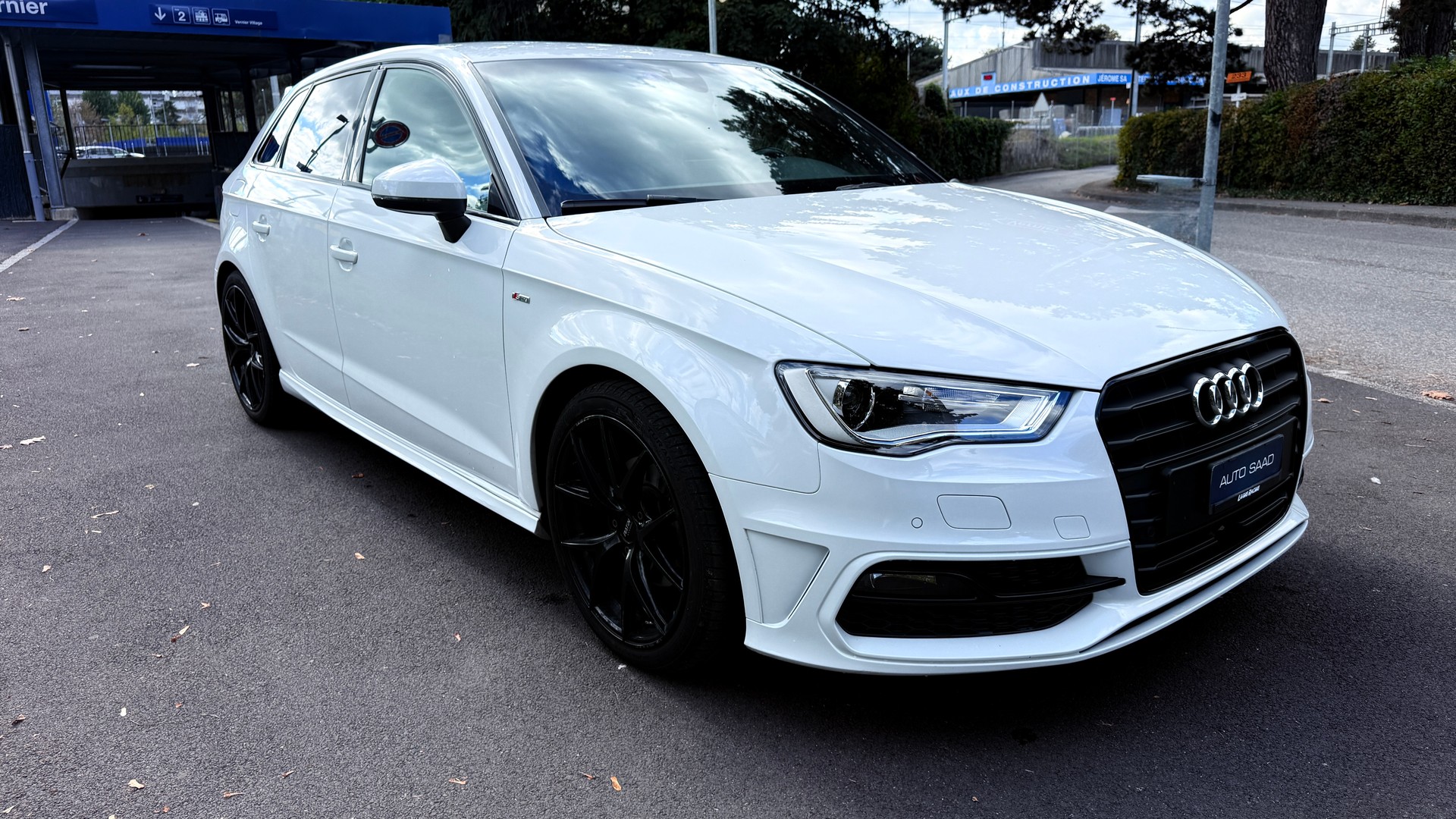 AUDI A3 Sportback 1.4 TFSI Ambiente S-Line-image-1