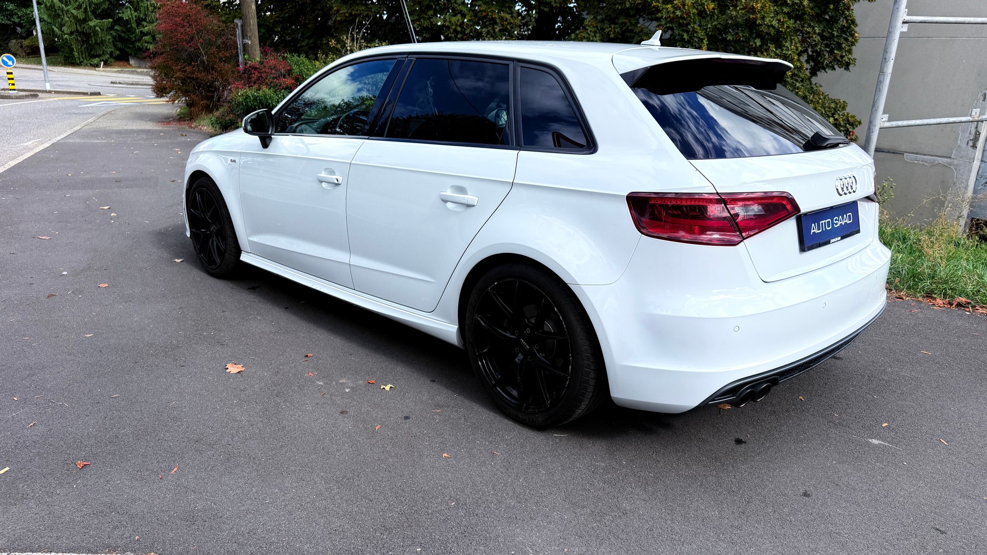 AUDI A3 Sportback 1.4 TFSI Ambiente S-Line-image-4