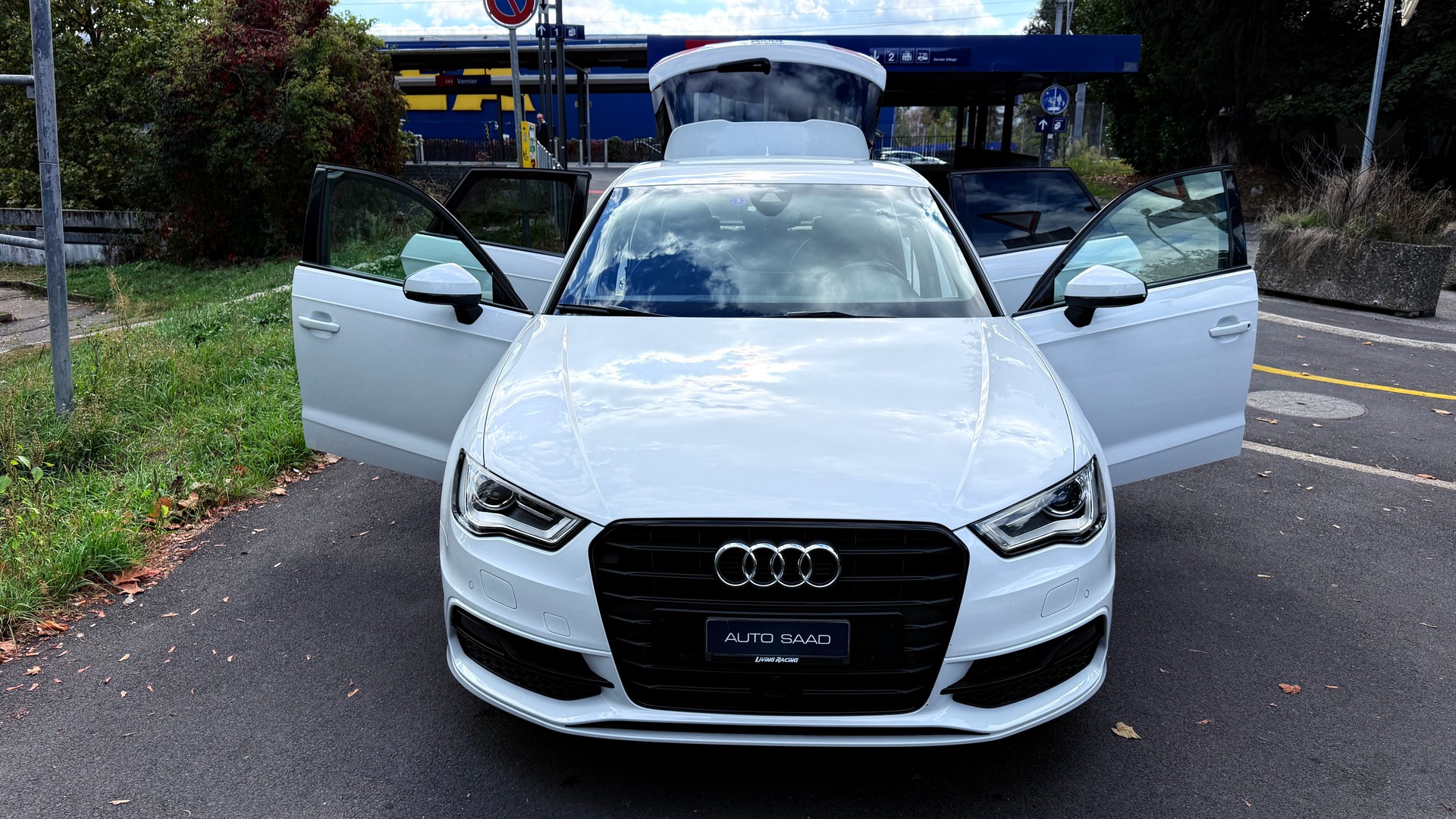 AUDI A3 Sportback 1.4 TFSI Ambiente S-Line-image-12