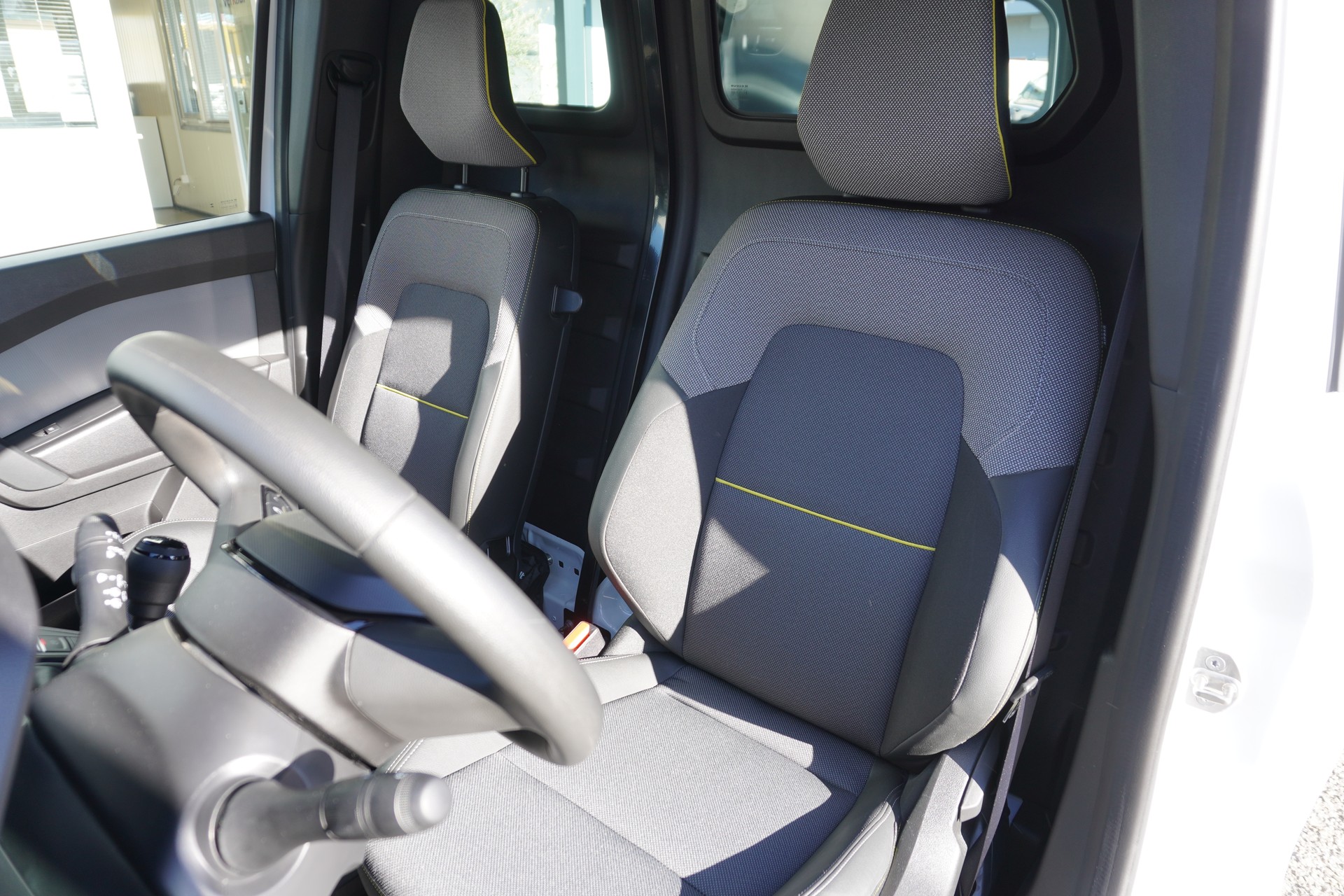 RENAULT Kangoo Van 1.5 dCi Standard L2 95 Extra-image-16