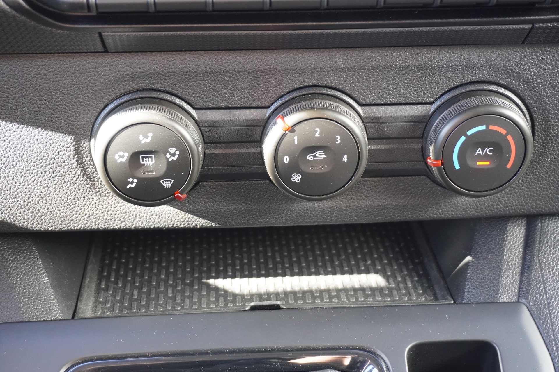 RENAULT Kangoo Van 1.5 dCi Standard L2 95 Extra-image-21