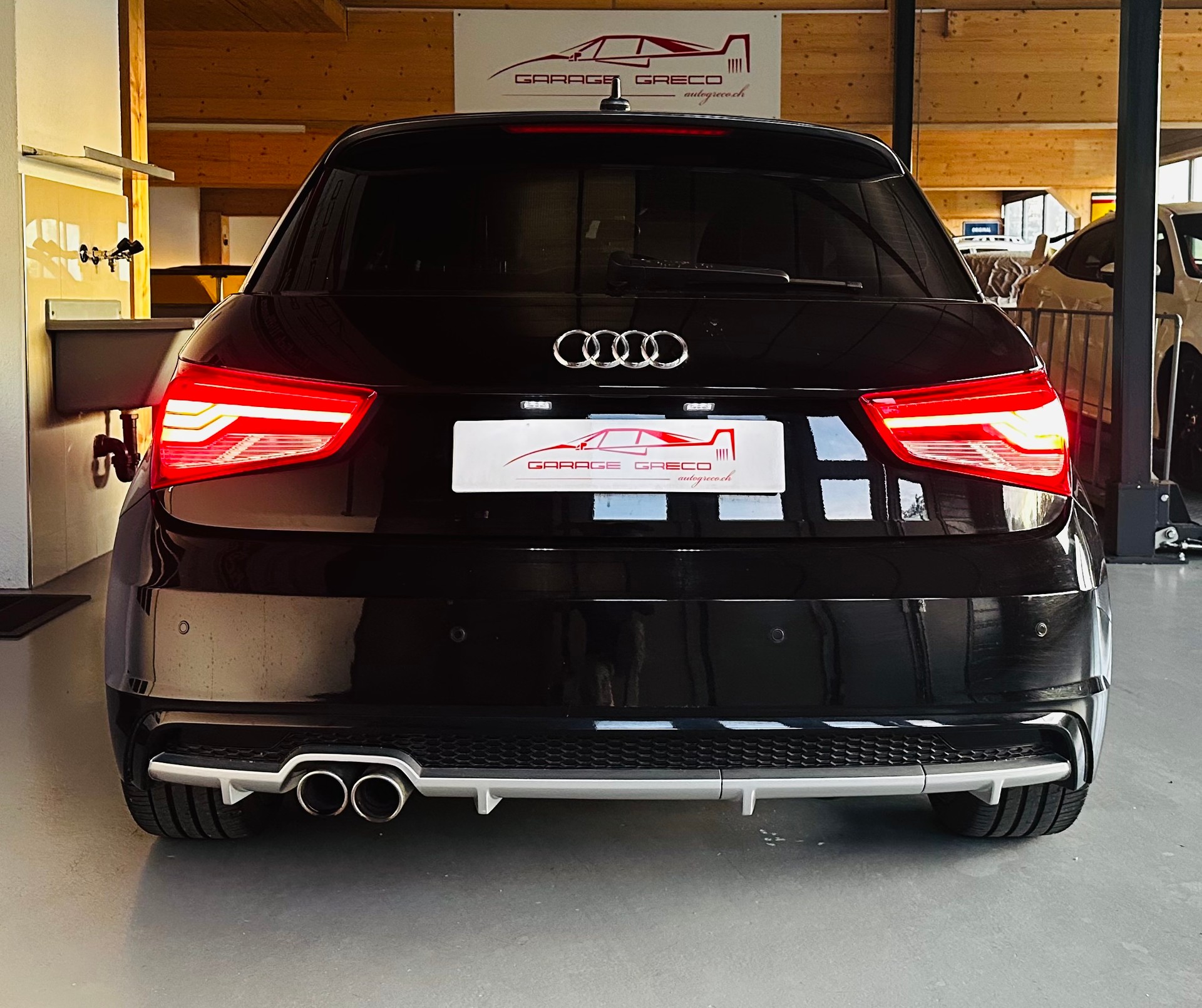 AUDI A1 Sportback 1.6 TDI Sport S-tronic S-Line-image-6