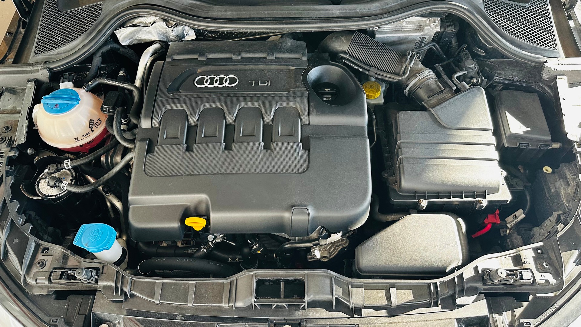 AUDI A1 Sportback 1.6 TDI Sport S-tronic S-Line-image-15