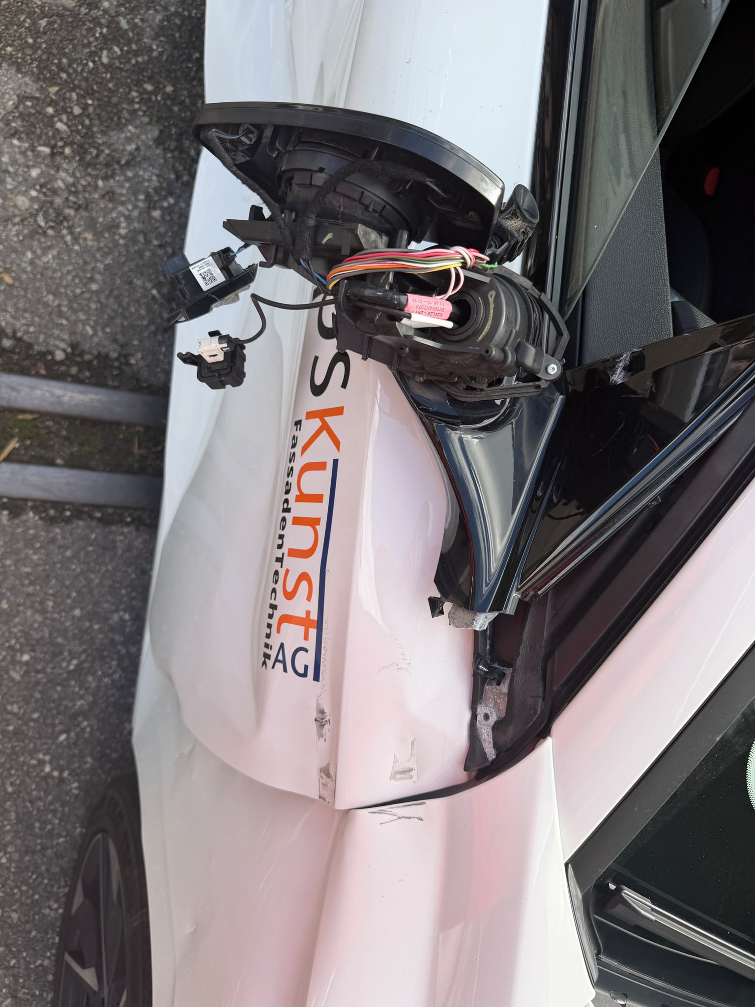 PEUGEOT 308 SW 1.2 Pure Tech Allure EAT8-image-10