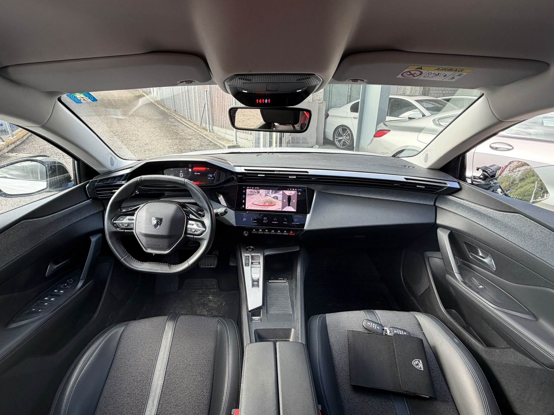 PEUGEOT 308 SW 1.2 Pure Tech Allure EAT8-image-12