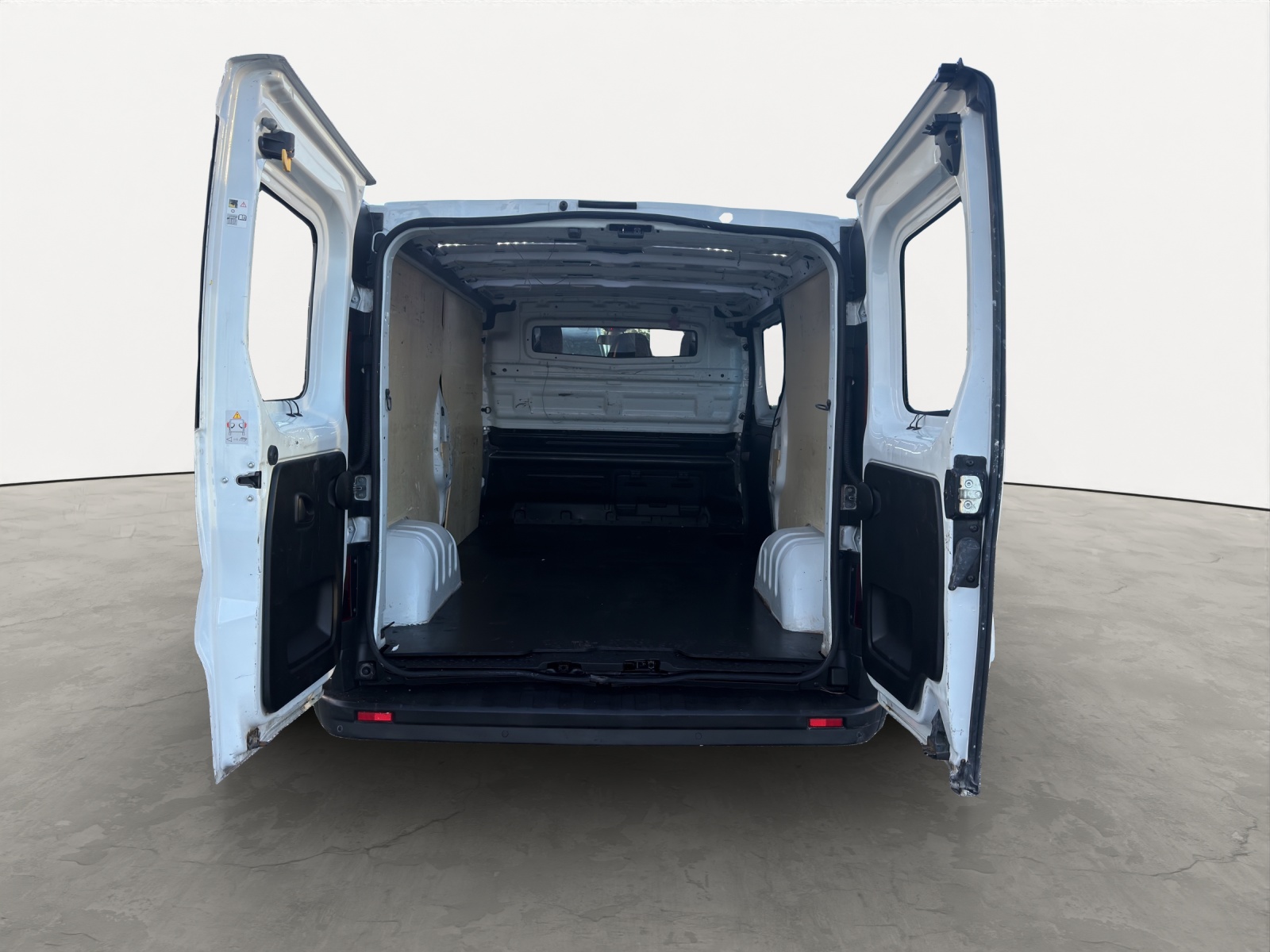 RENAULT Trafic 2.0 dCi 120 3.0t Business L2H1-image-19