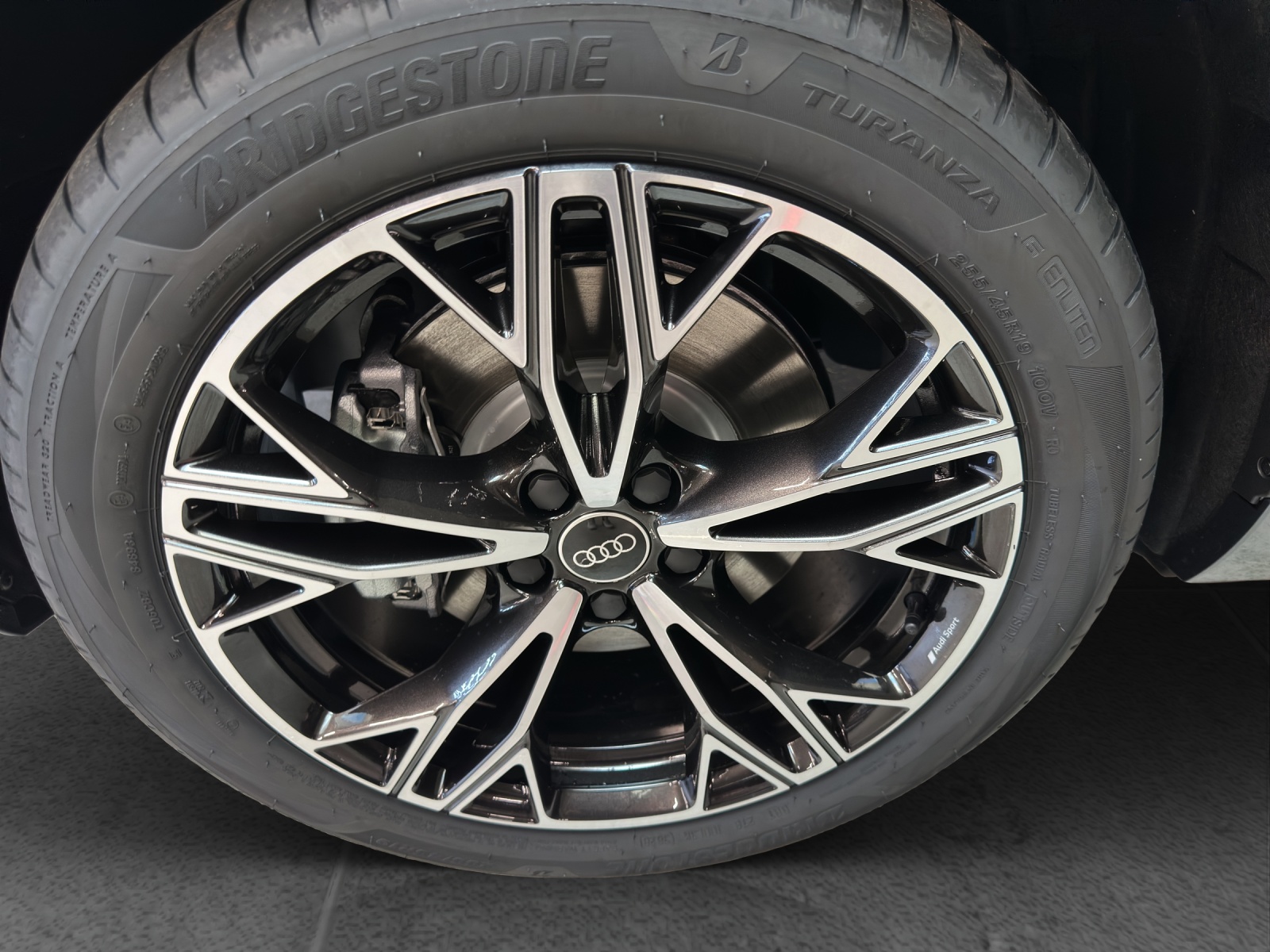 AUDI Q3 SUV TFSI quattro 195 kW S tronic-image-8