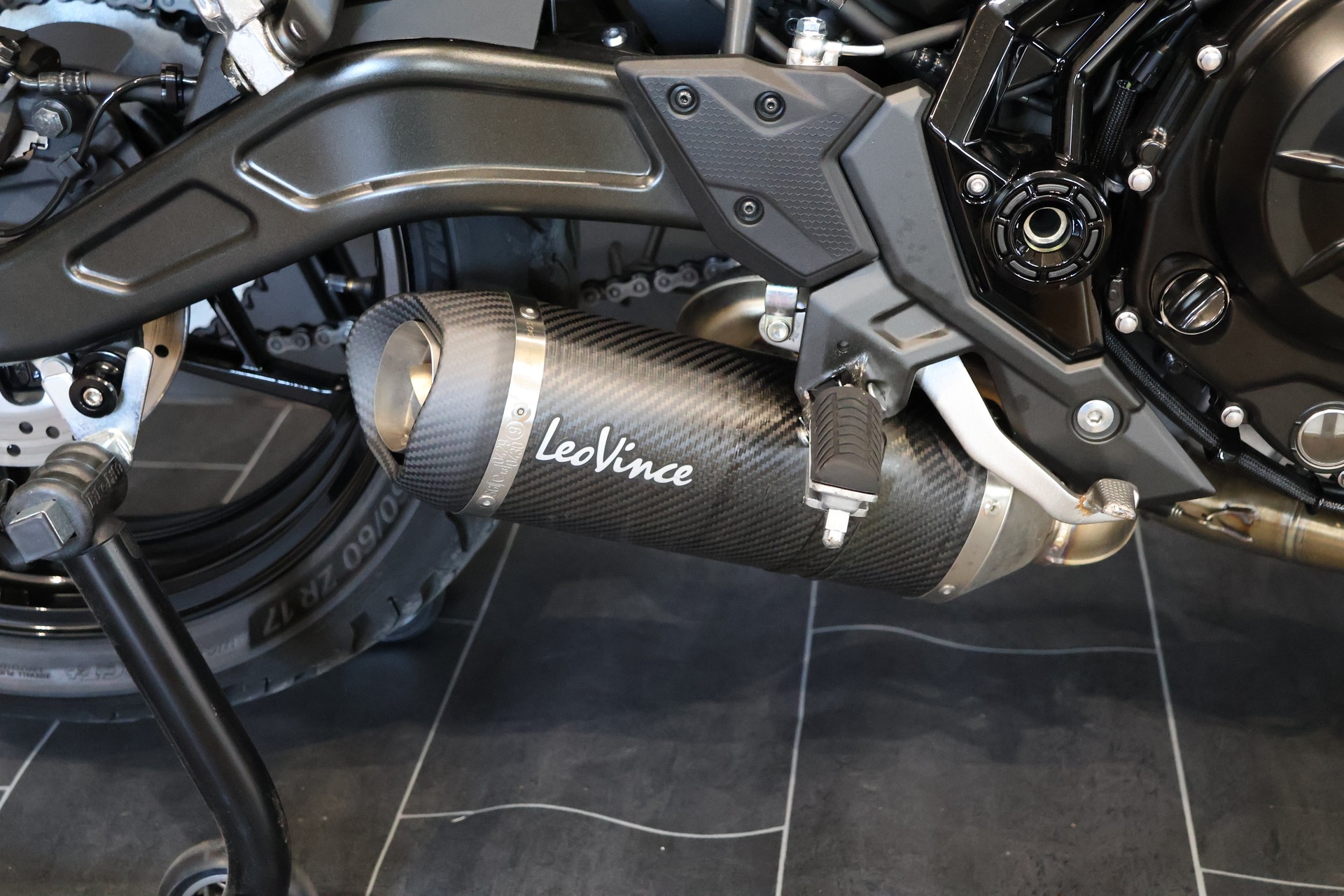 KAWASAKI Z 650 (35kW)-showroom-element-2