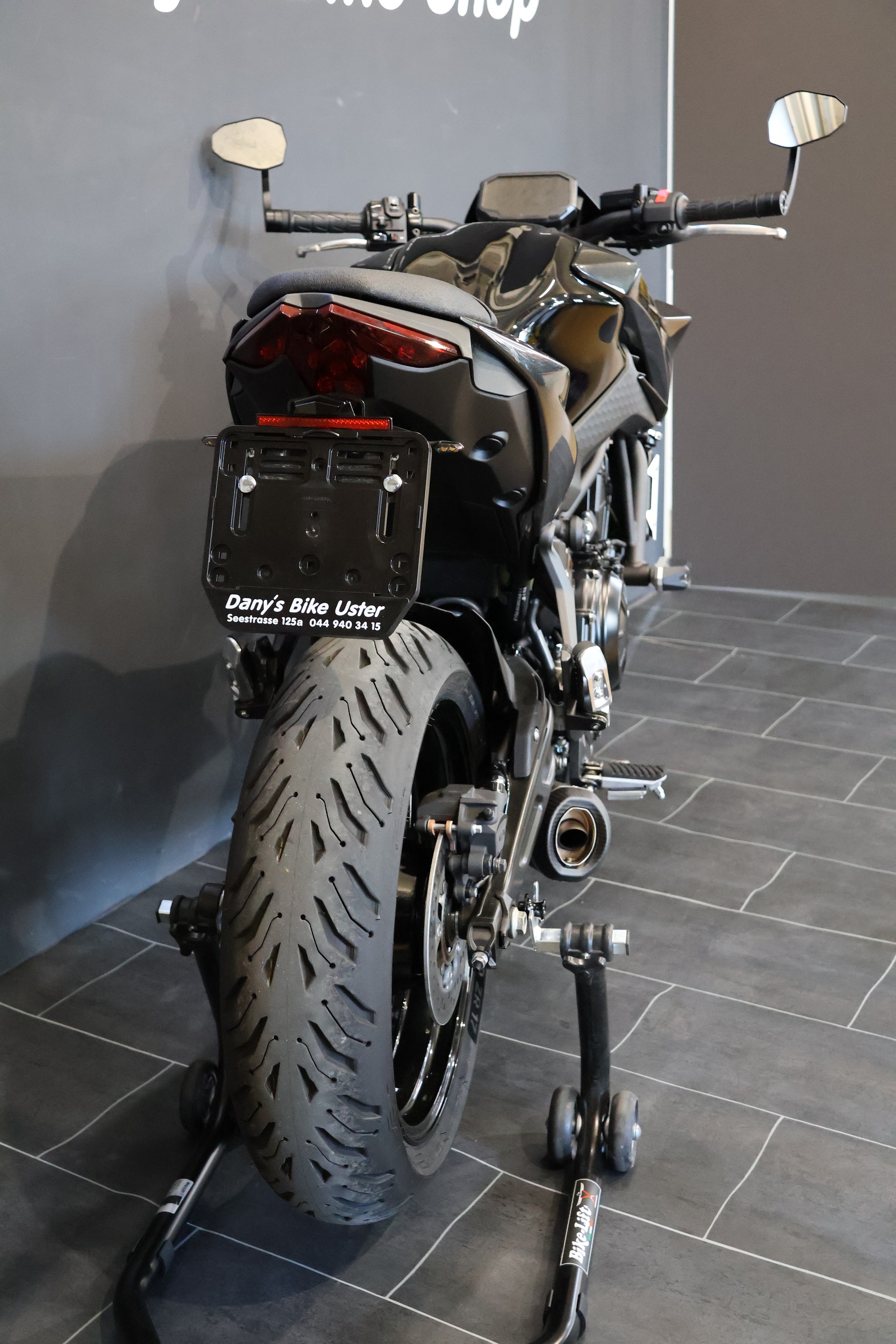 KAWASAKI Z 650 (35kW)-showroom-element-1