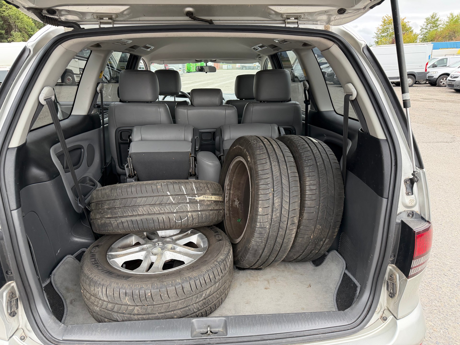 TOYOTA Previa 2.4 Linea Luna-image-9