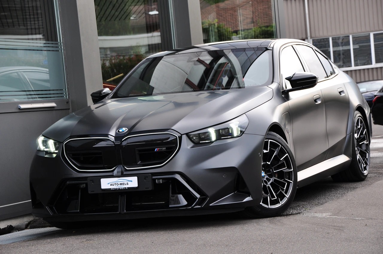 BMW M5 xDrive-image-3