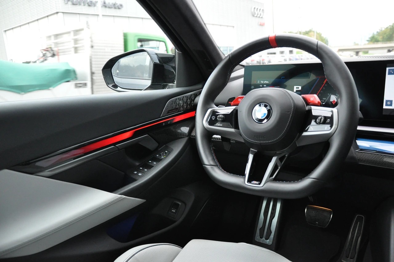 BMW M5 xDrive-image-25