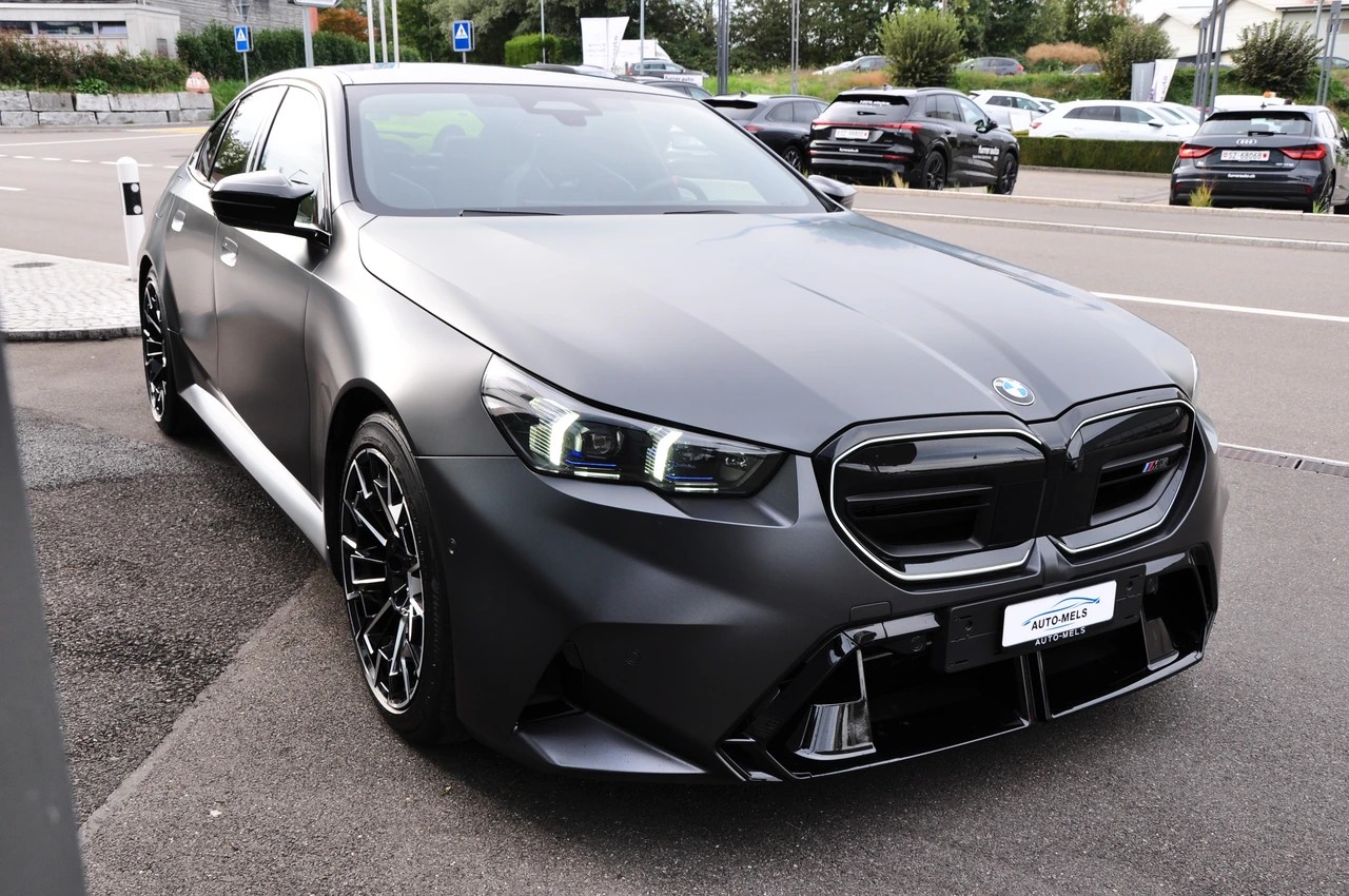 BMW M5 xDrive-image-10