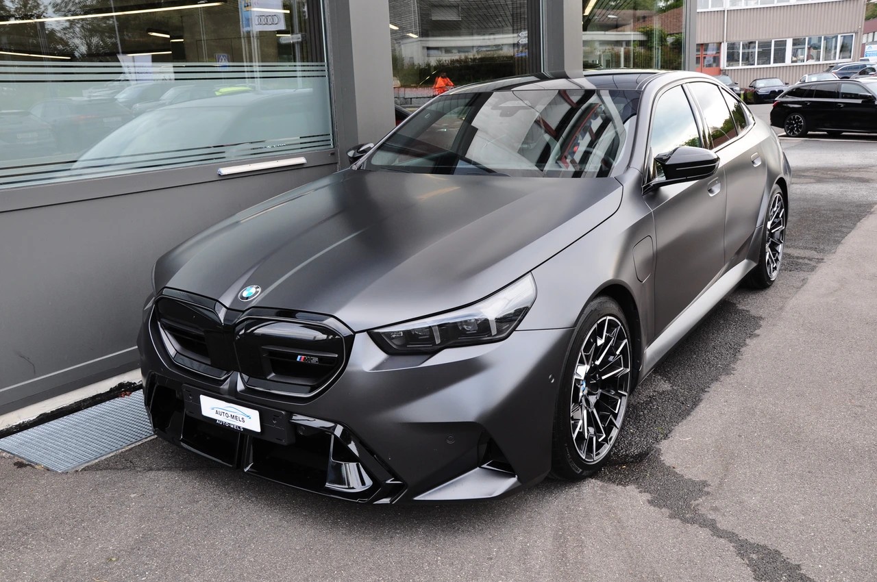 BMW M5 xDrive-image-5