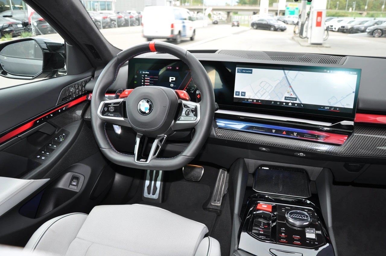 BMW M5 xDrive-image-22