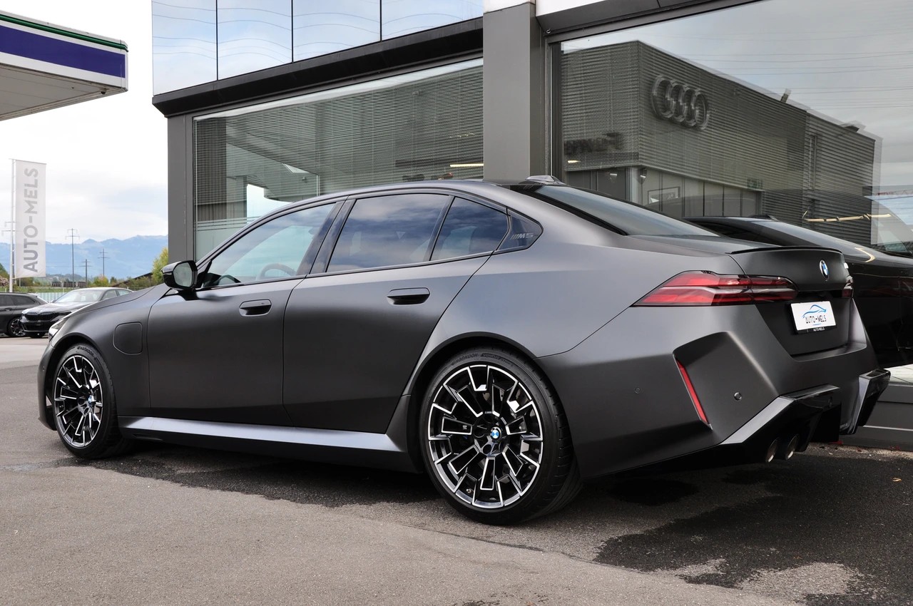 BMW M5 xDrive-image-8