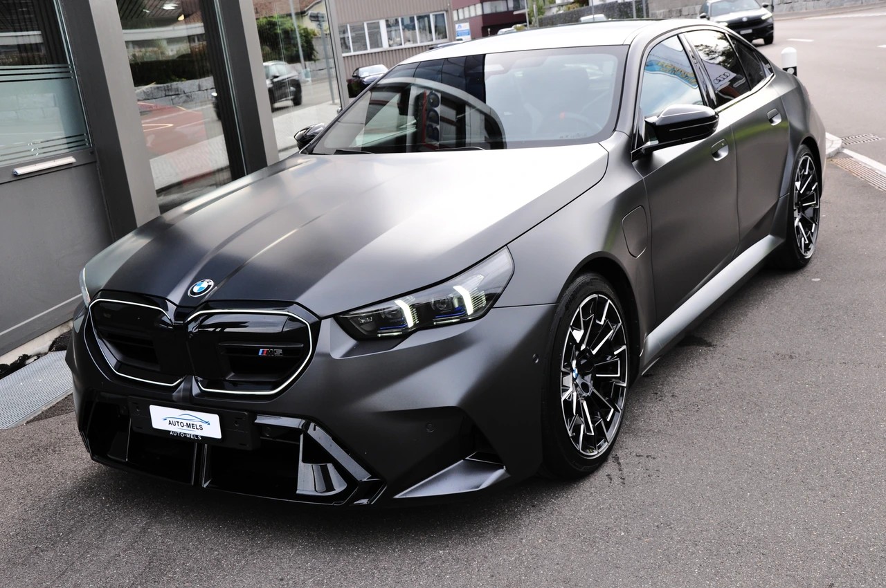 BMW M5 xDrive-image-12