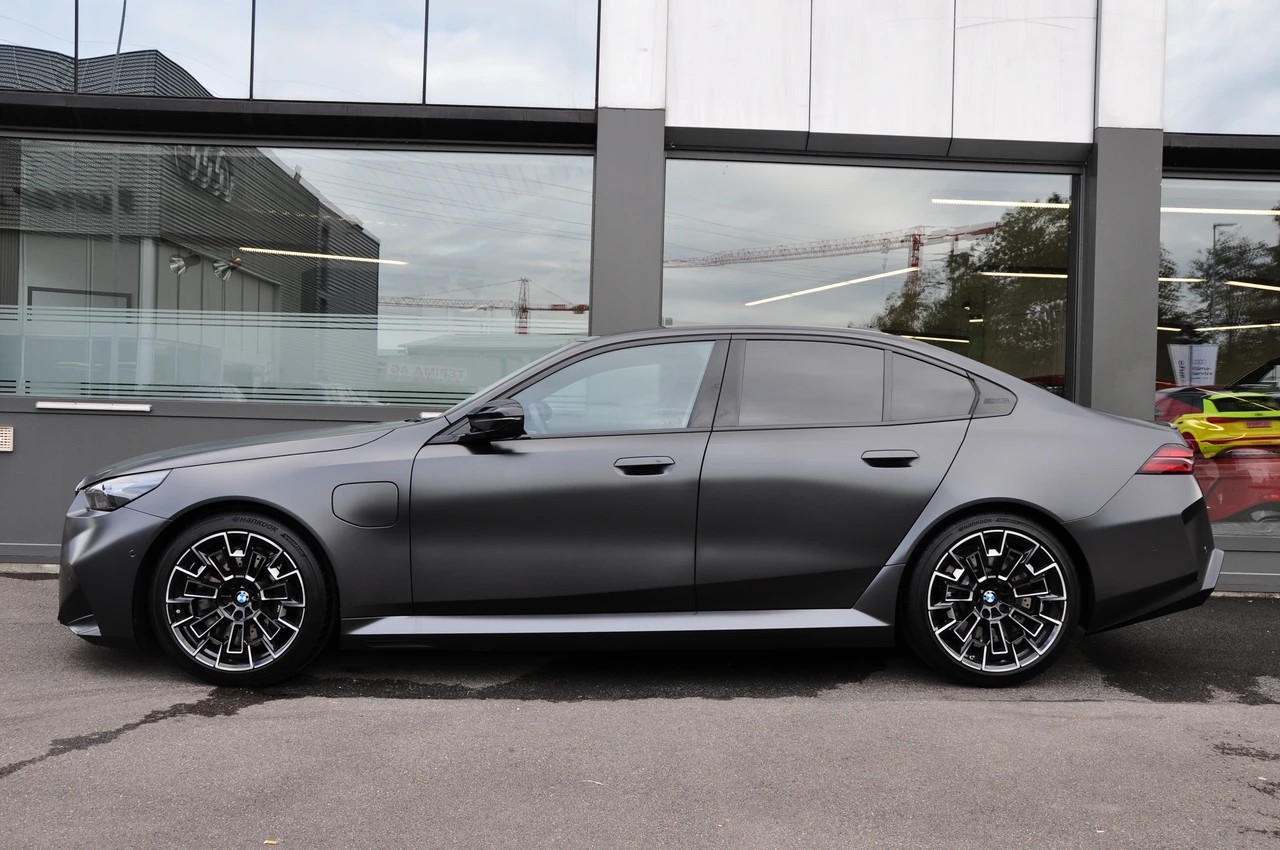 BMW M5 xDrive-image-7