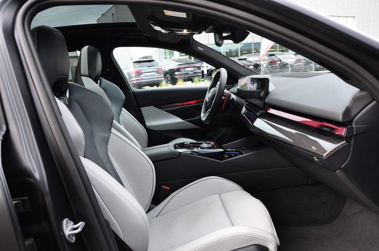 BMW M5 xDrive-image-15