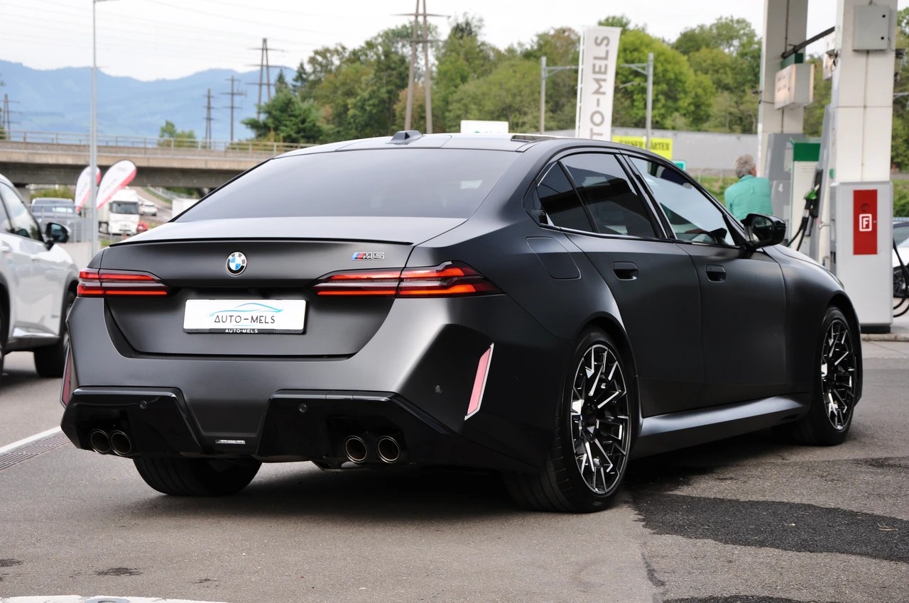 BMW M5 xDrive-image-13
