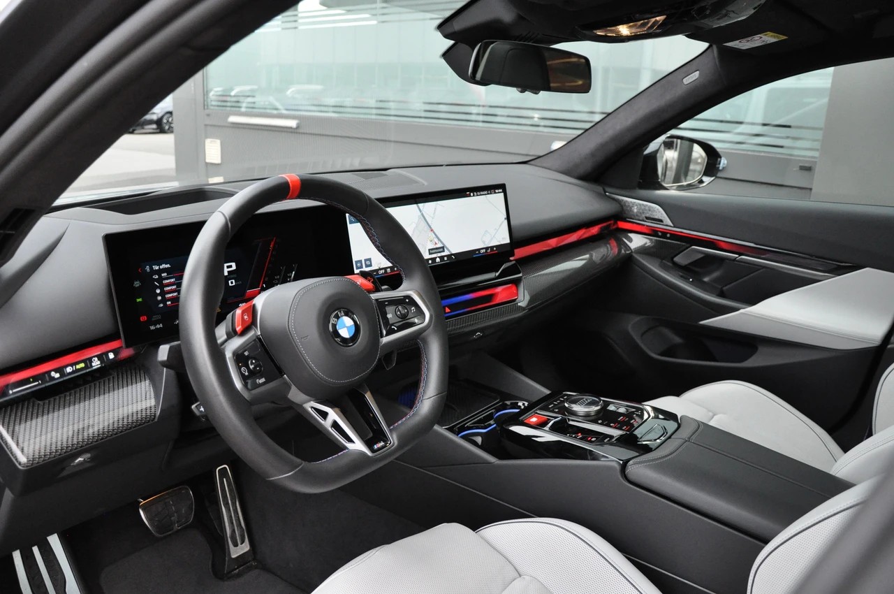 BMW M5 xDrive-image-24