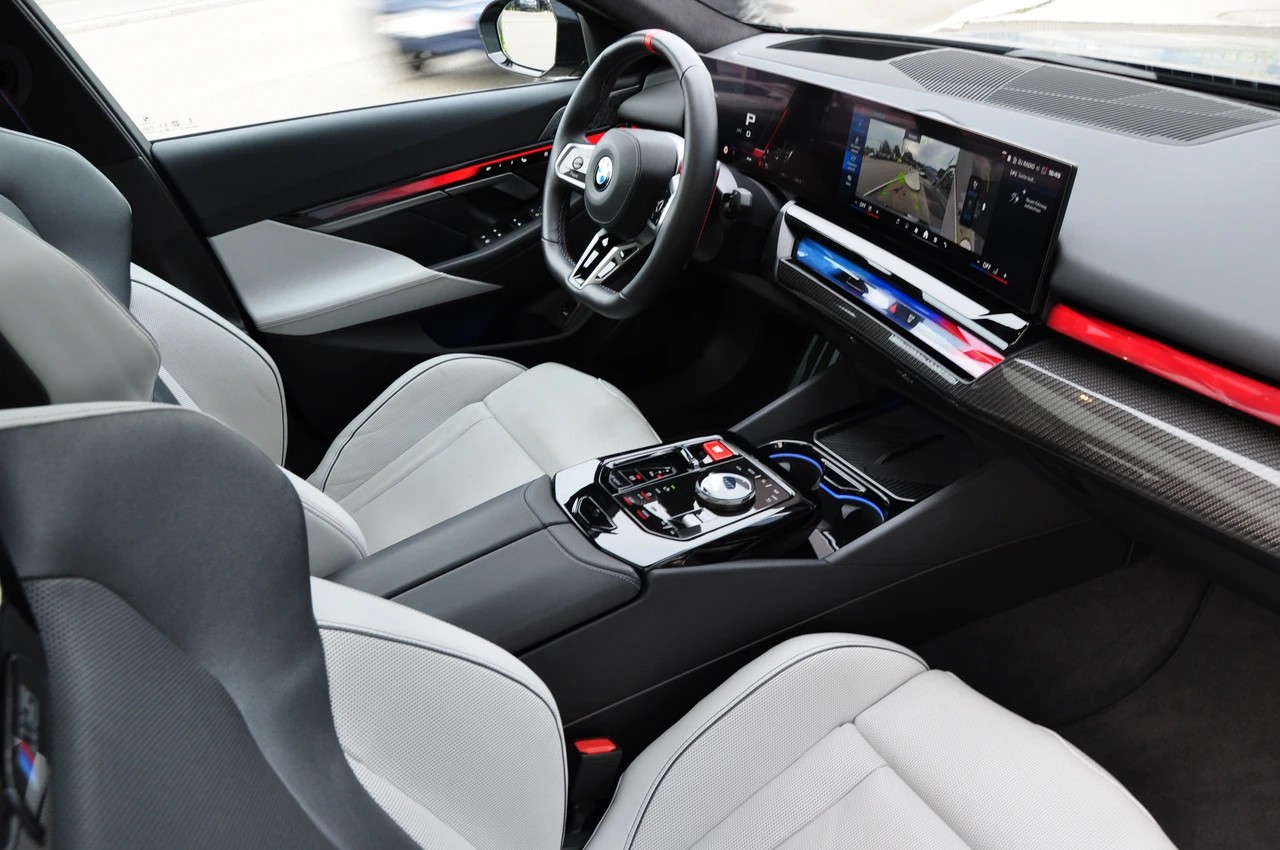 BMW M5 xDrive-image-14