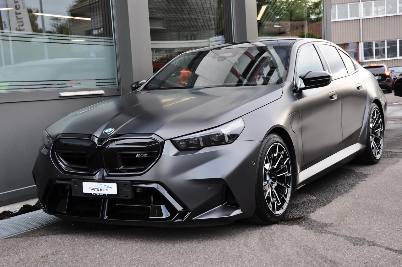 BMW M5 xDrive-image-4