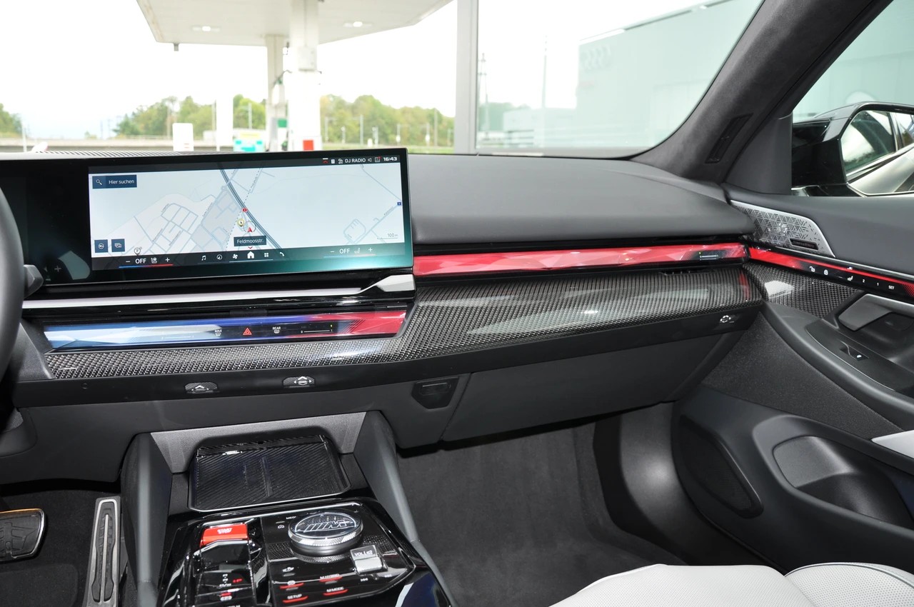 BMW M5 xDrive-image-23