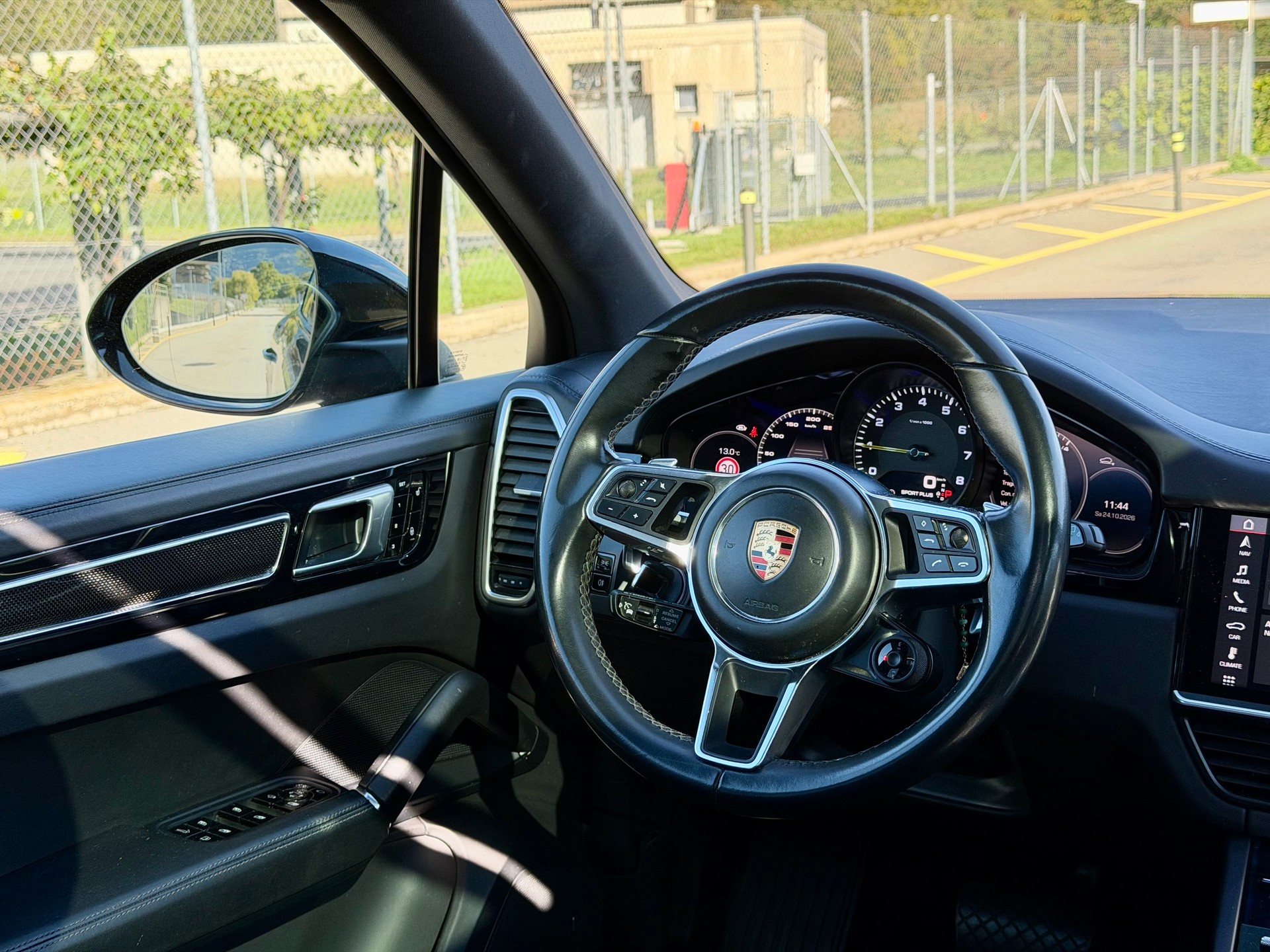 PORSCHE Cayenne E-Hybrid-image-13