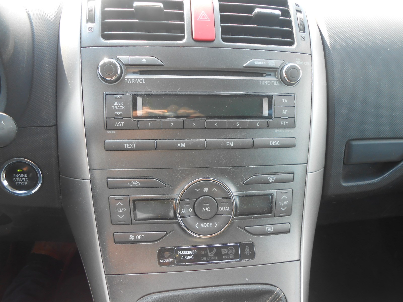 TOYOTA Auris 2.2 D-4D CleanPower Linea Sol Premium-image-11