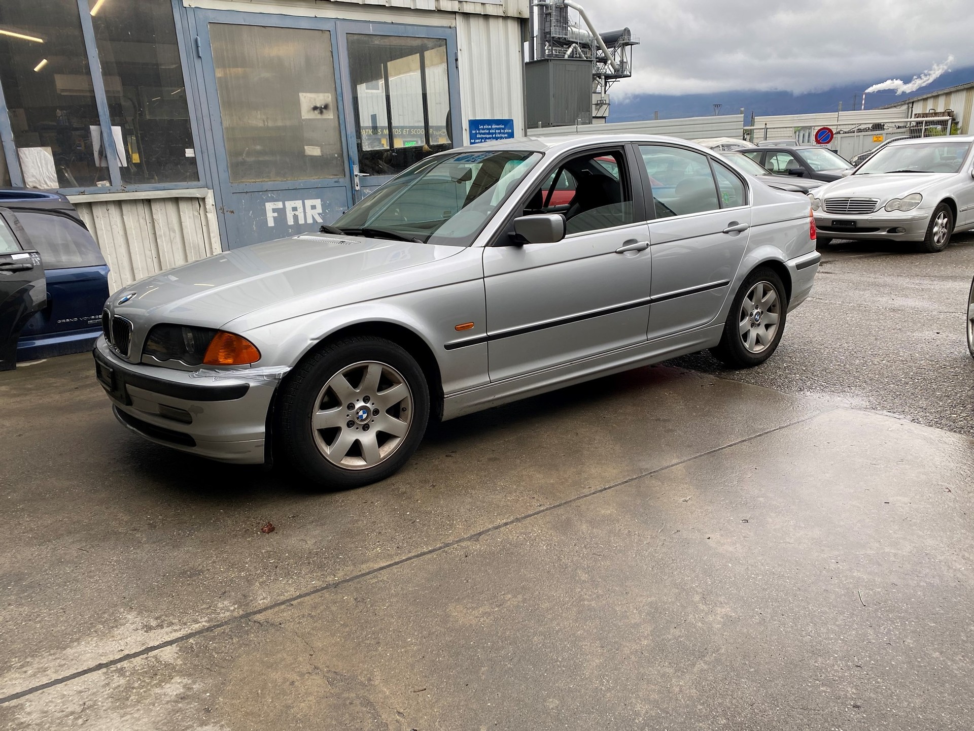BMW 328i-image-1