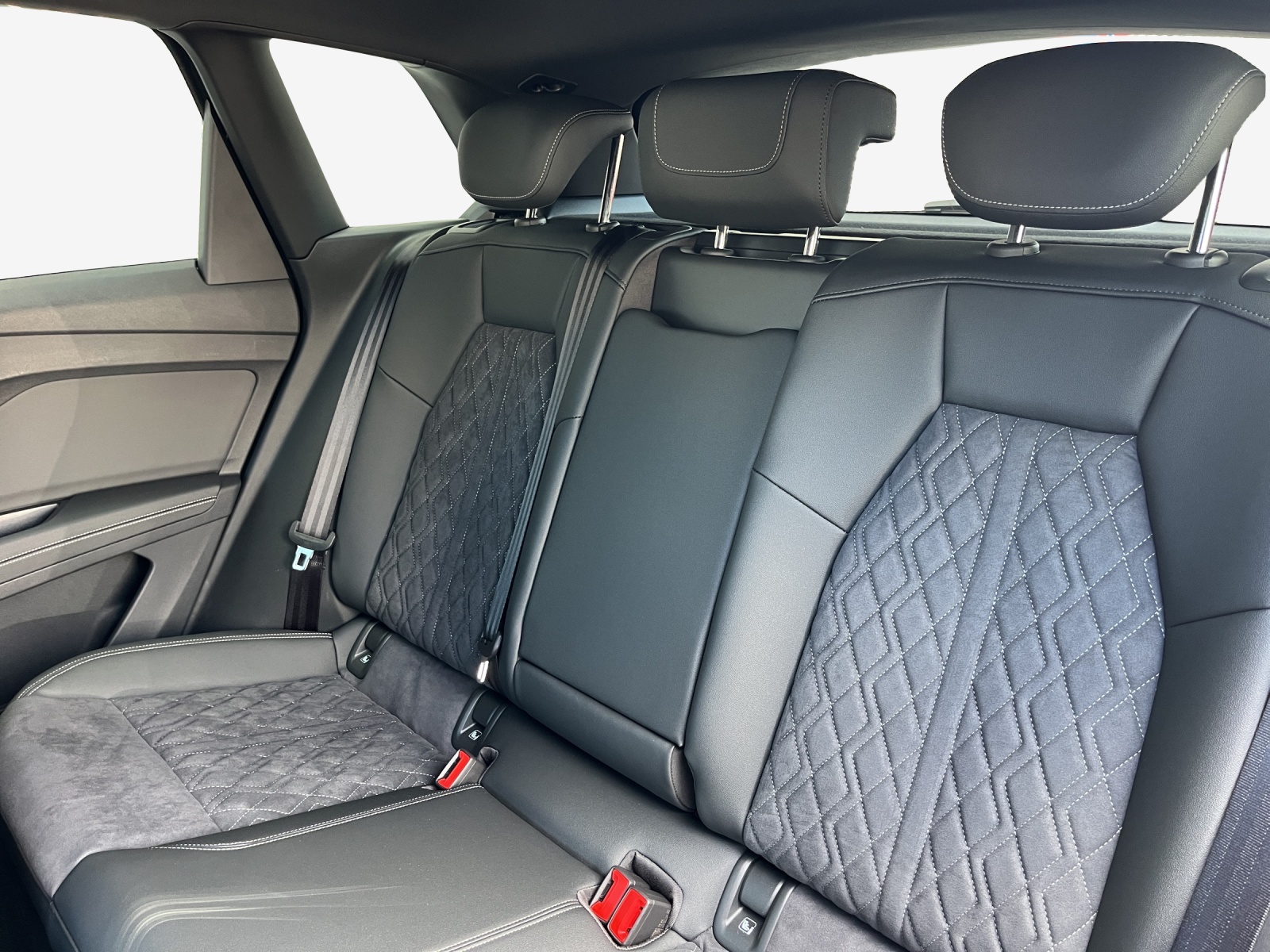 AUDI Q4 e-tron 45-image-8